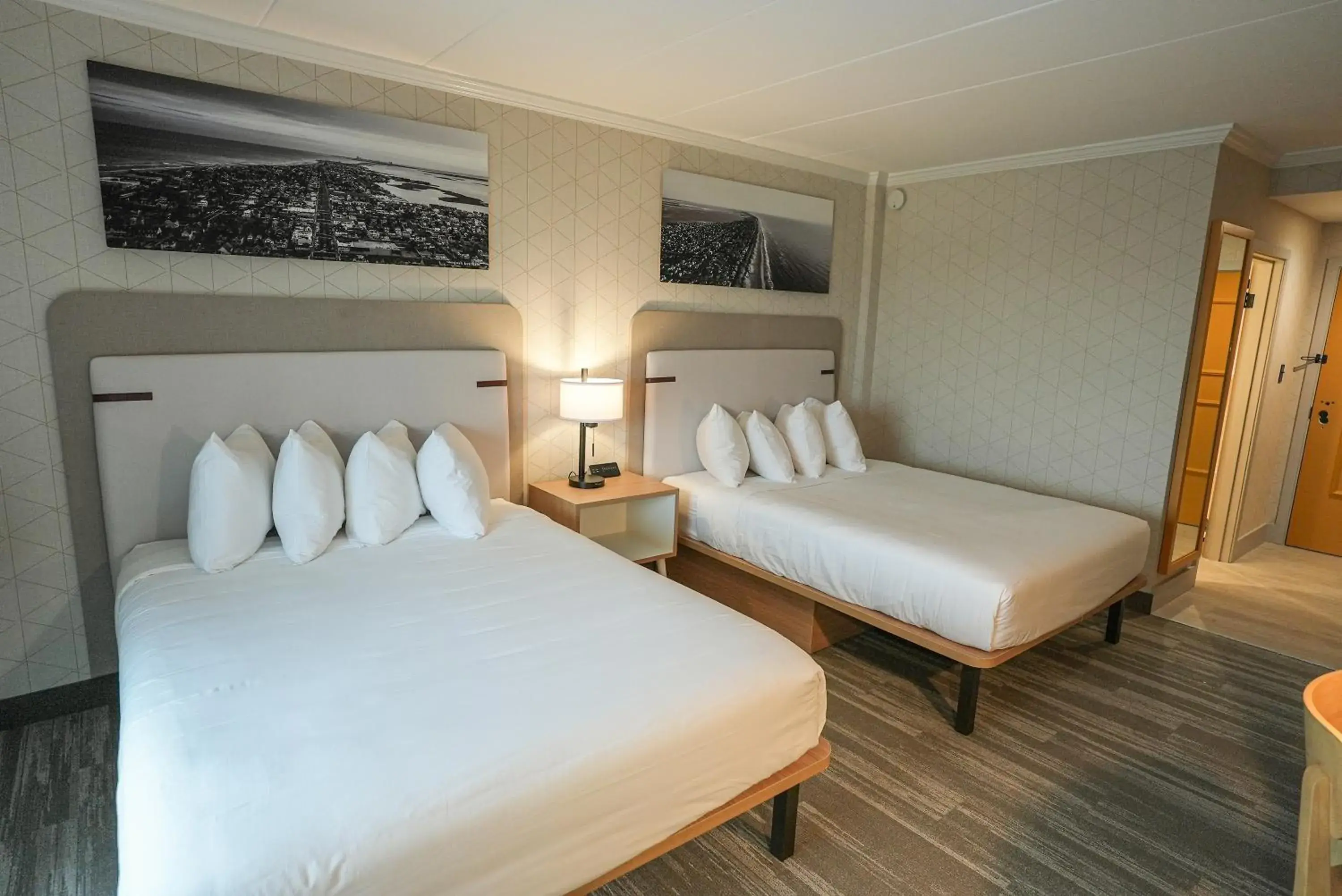 Deluxe Double Room with Balcony in The Boulevard Hotel Deluxe Double Room with Balcony in The Boulevard Hotel