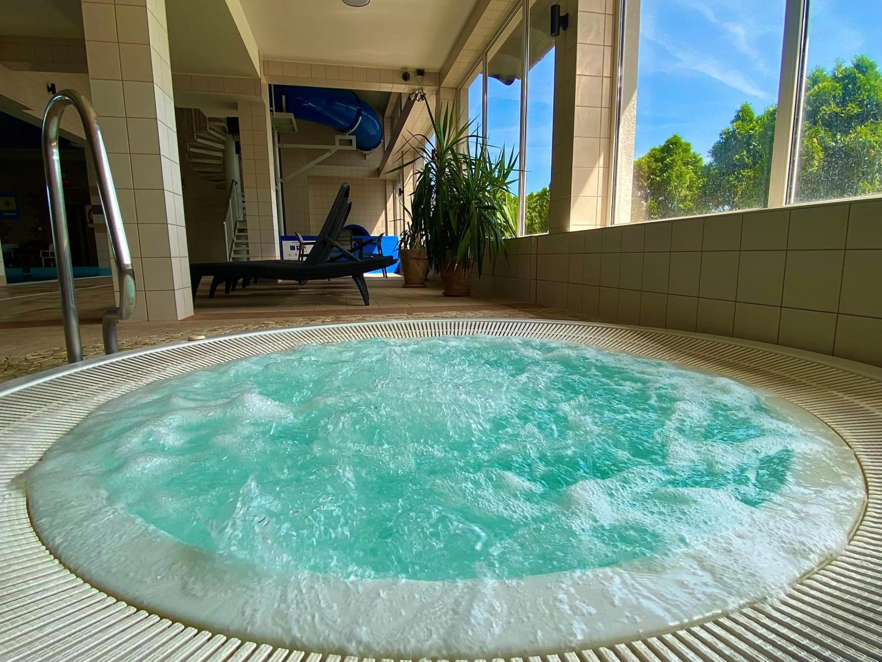 Swimming pool in Hotel Victoria