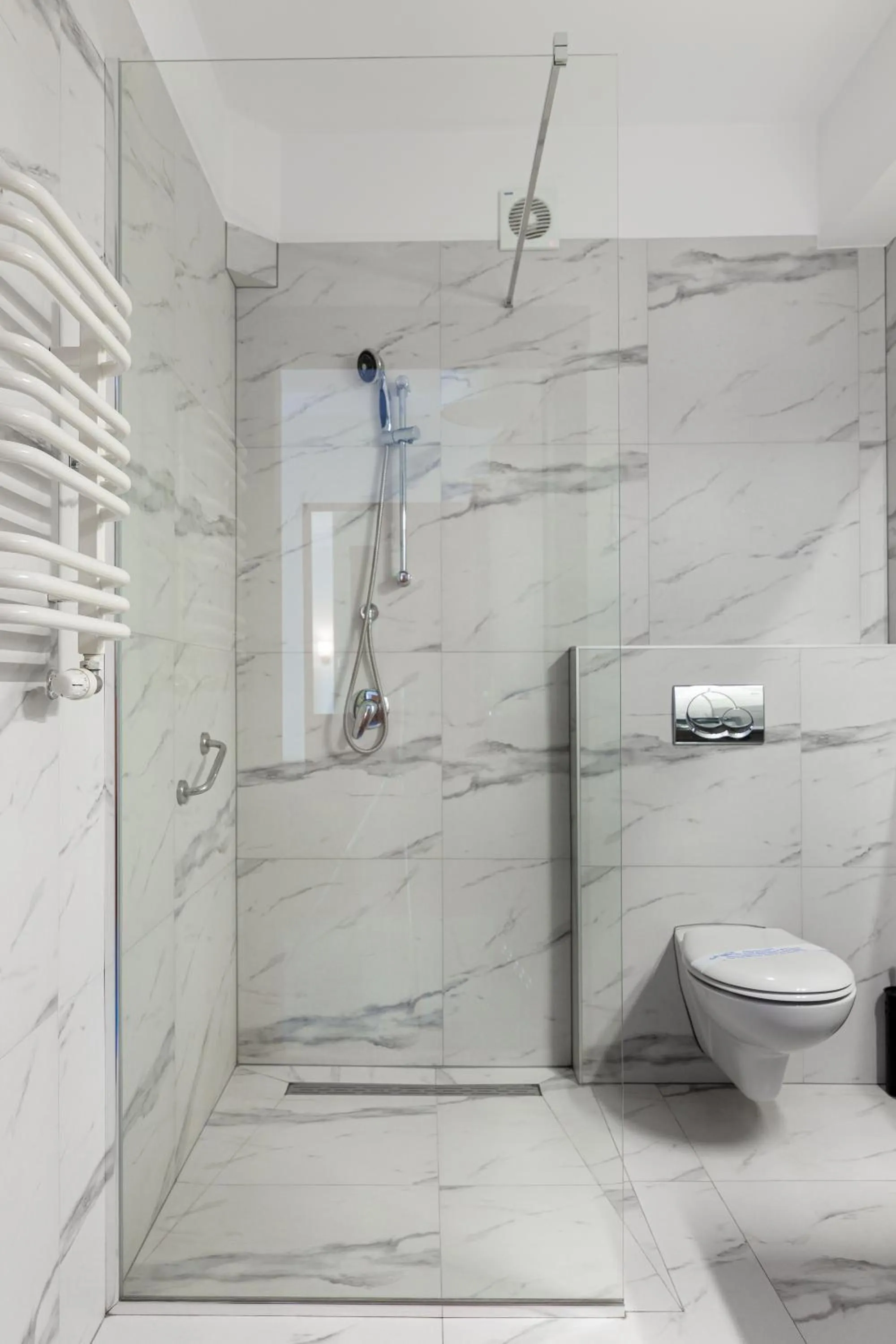 Bathroom in Hotel Victoria