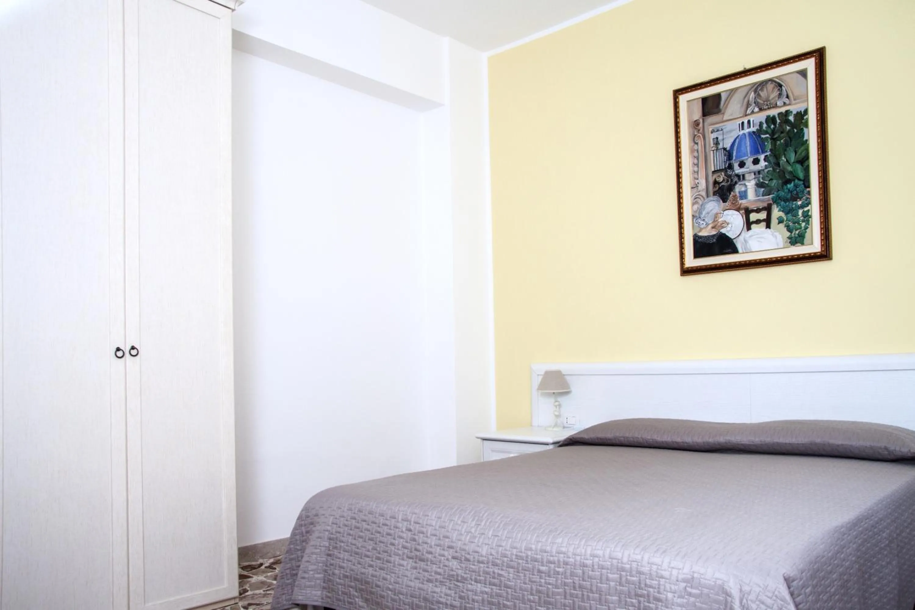 Bed in BFRAME Cornice Barocca