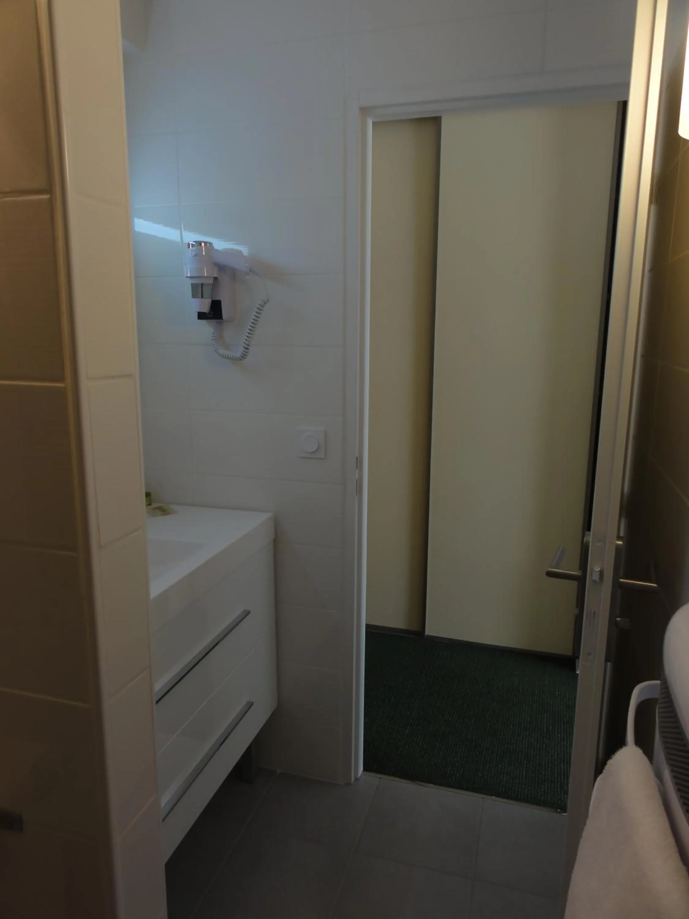 Shower in Hotel Princess