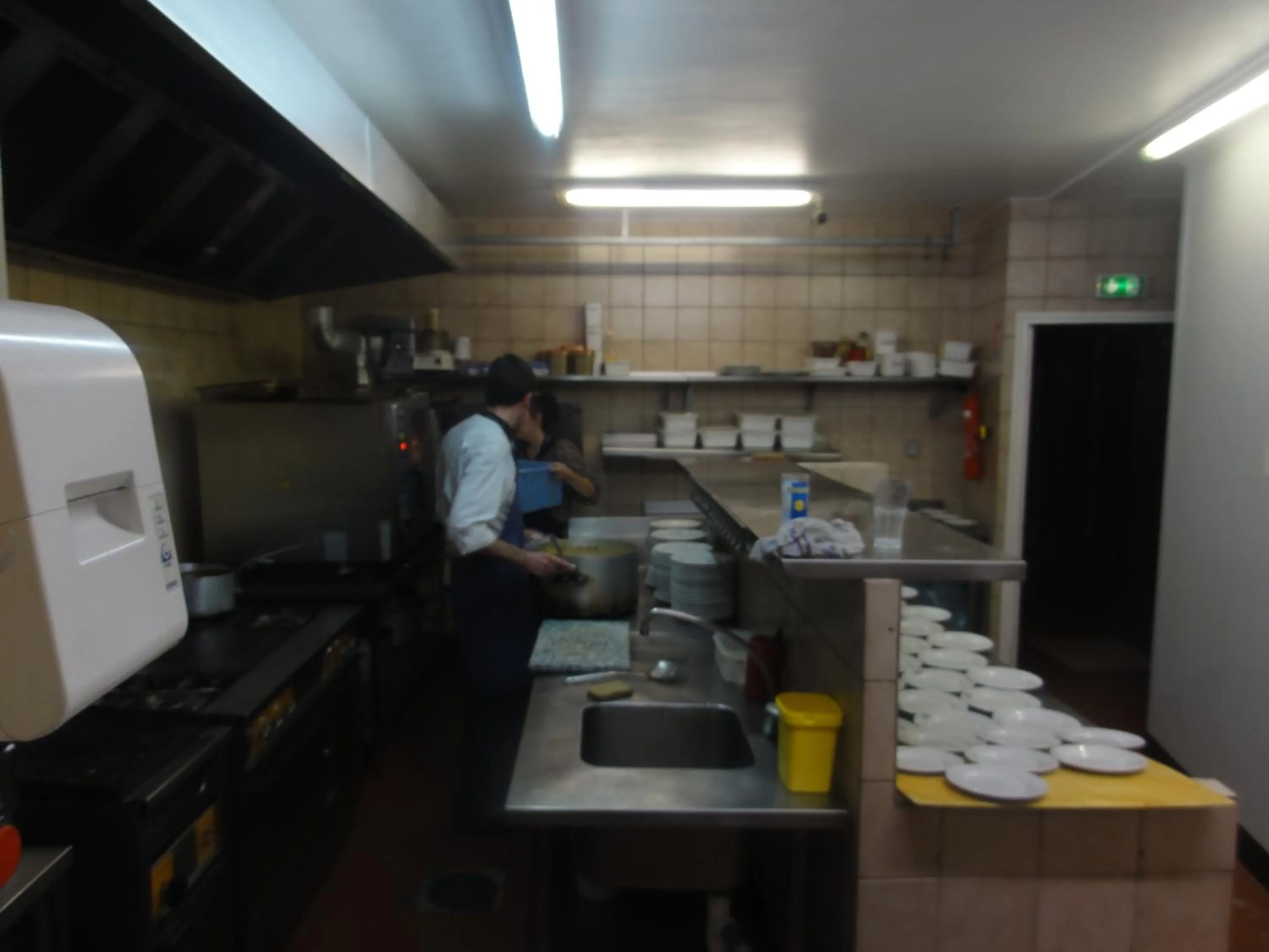 Restaurant/places to eat in Hotel Princess