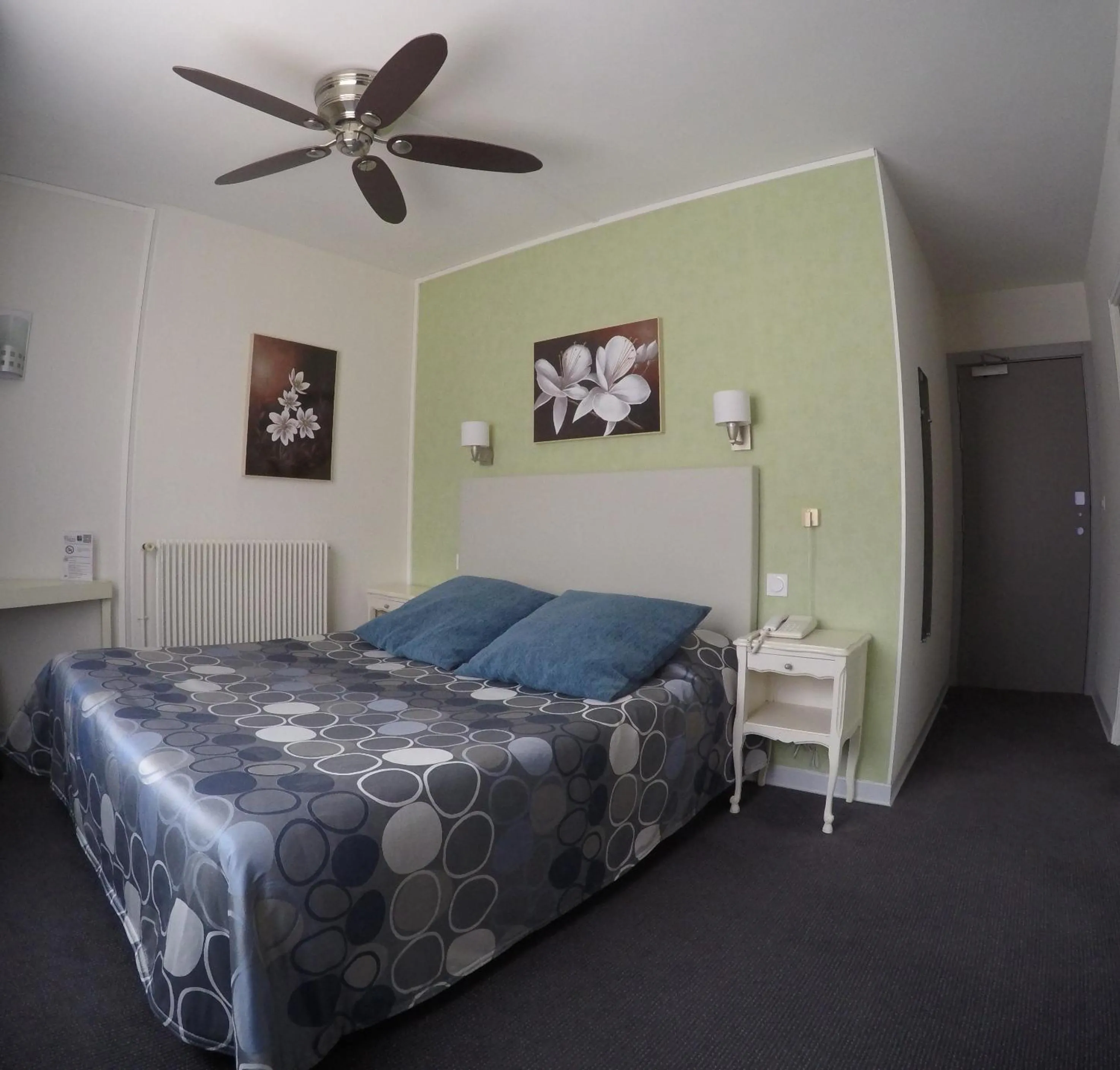 Photo of the whole room, Bed in Hotel Princess