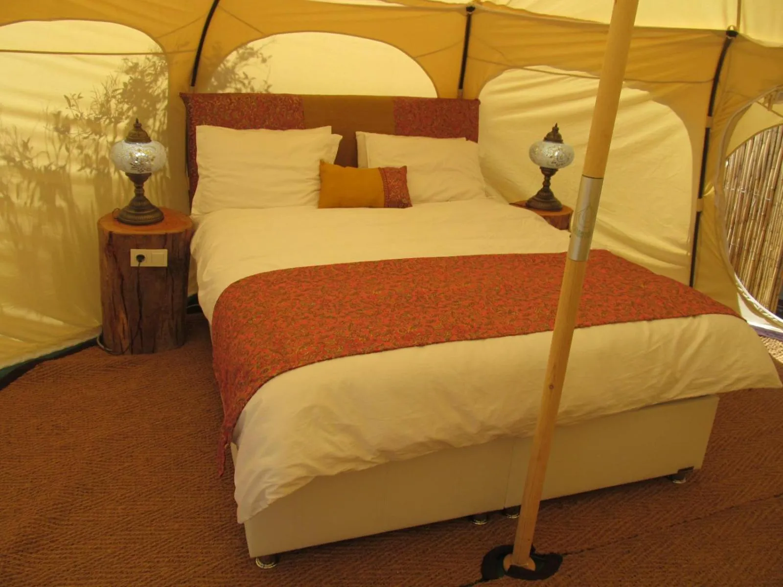 Bedroom, Bed in Azure Wellness Retreat