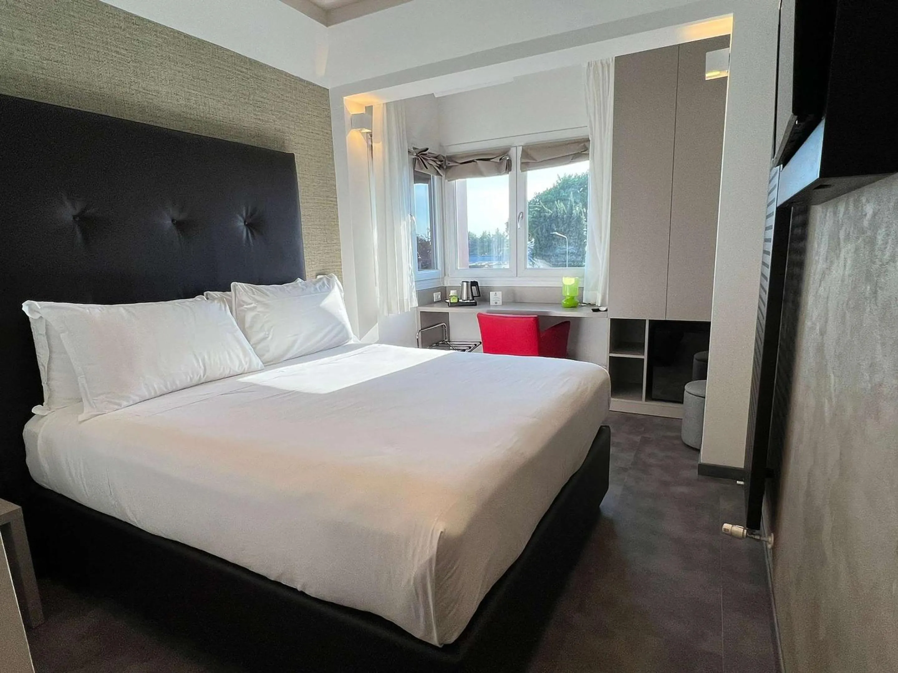 Bedroom, Bed in Best Western Hotel Continental