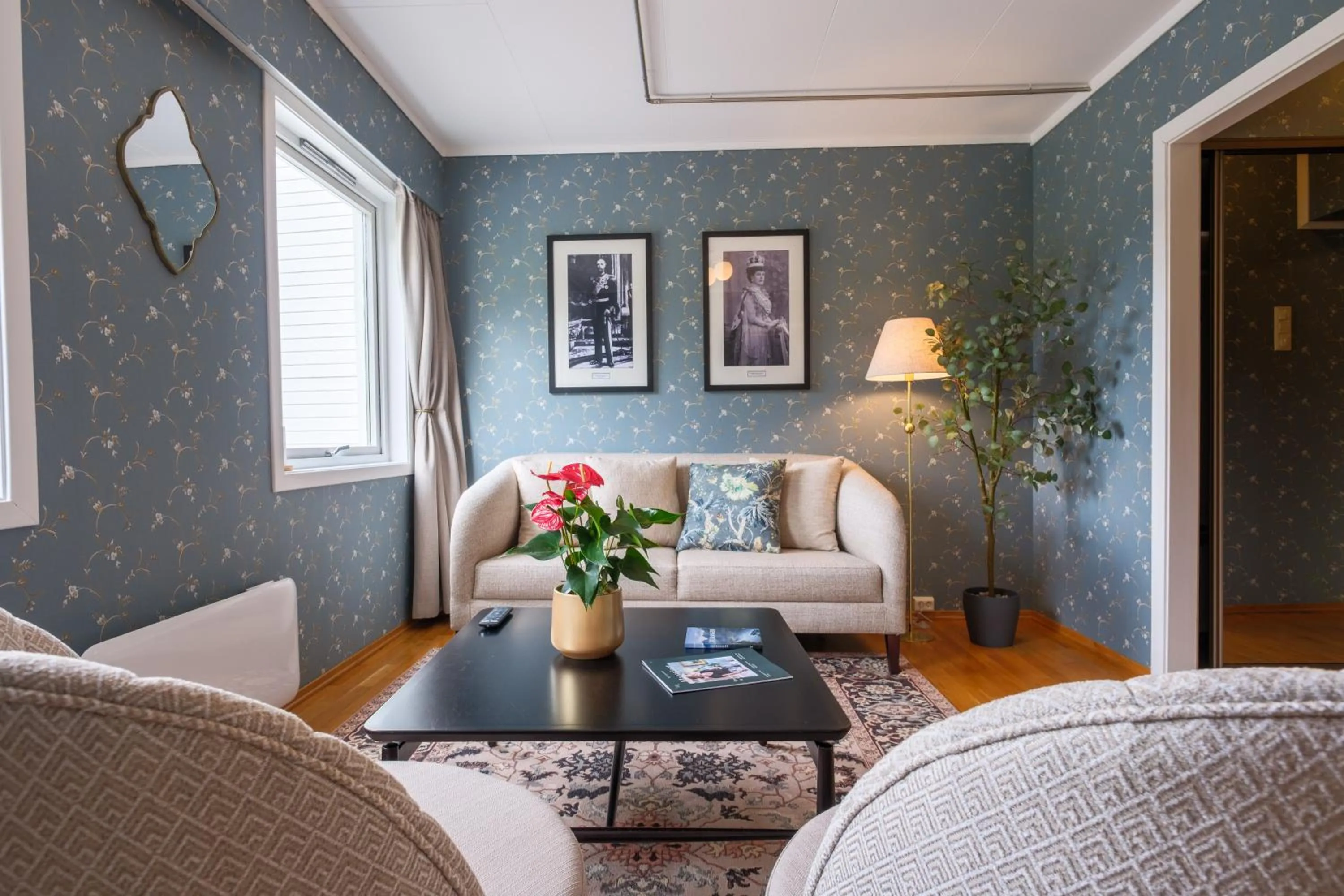 Living room in Hotel Utsikten - by Classic Norway Hotels