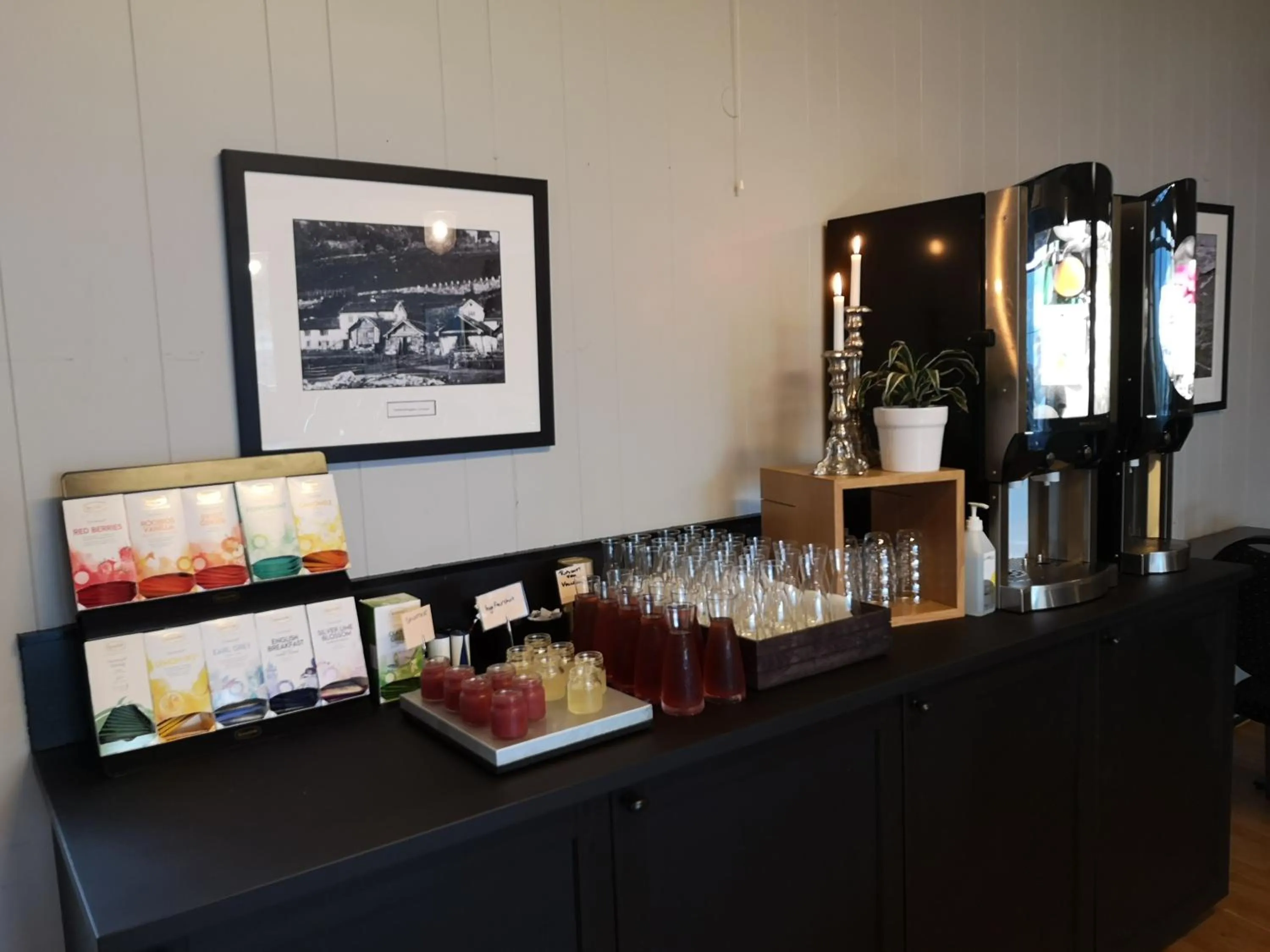 Buffet breakfast in Hotel Utsikten - by Classic Norway Hotels