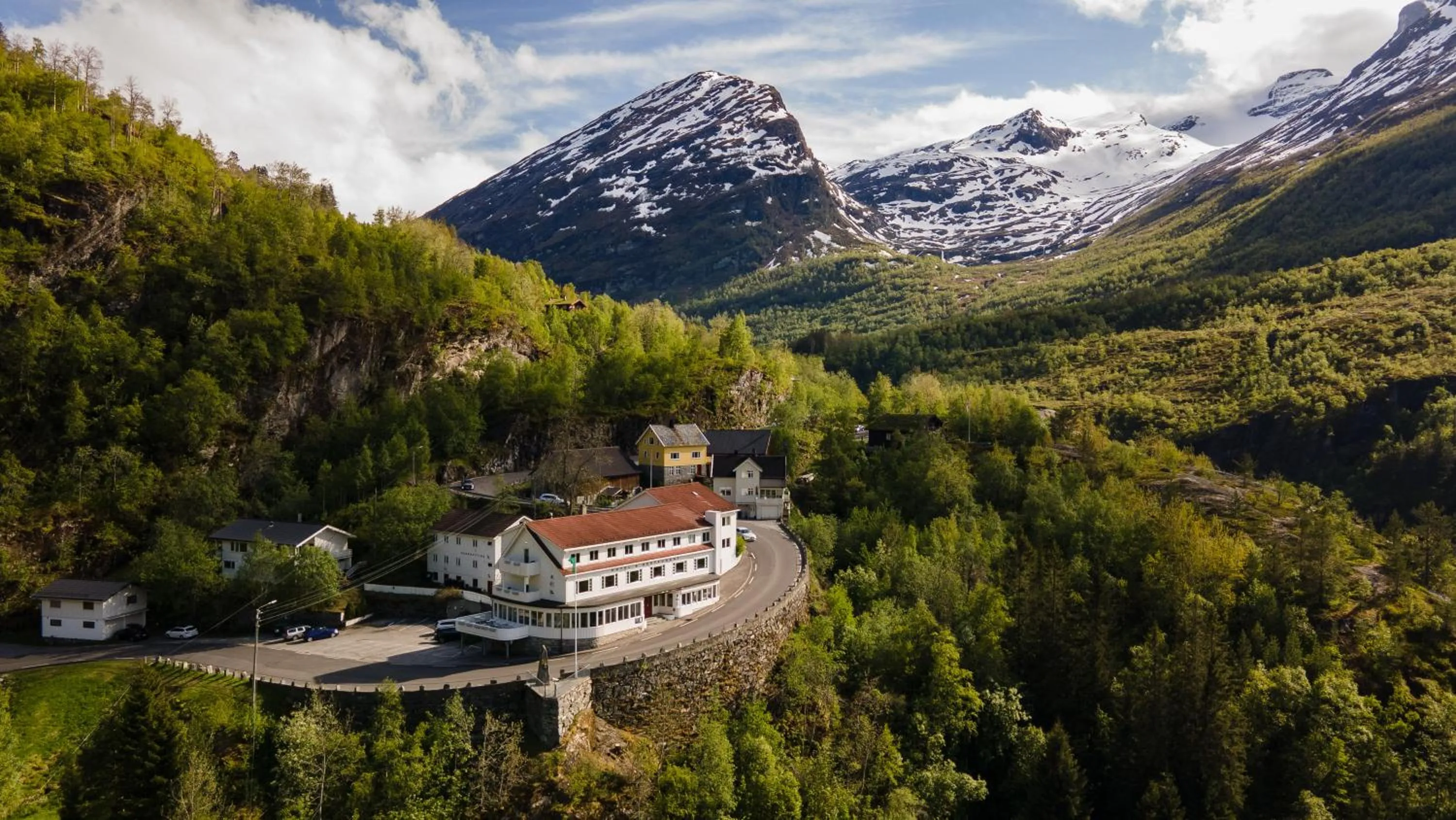 Property building in Hotel Utsikten - by Classic Norway Hotels