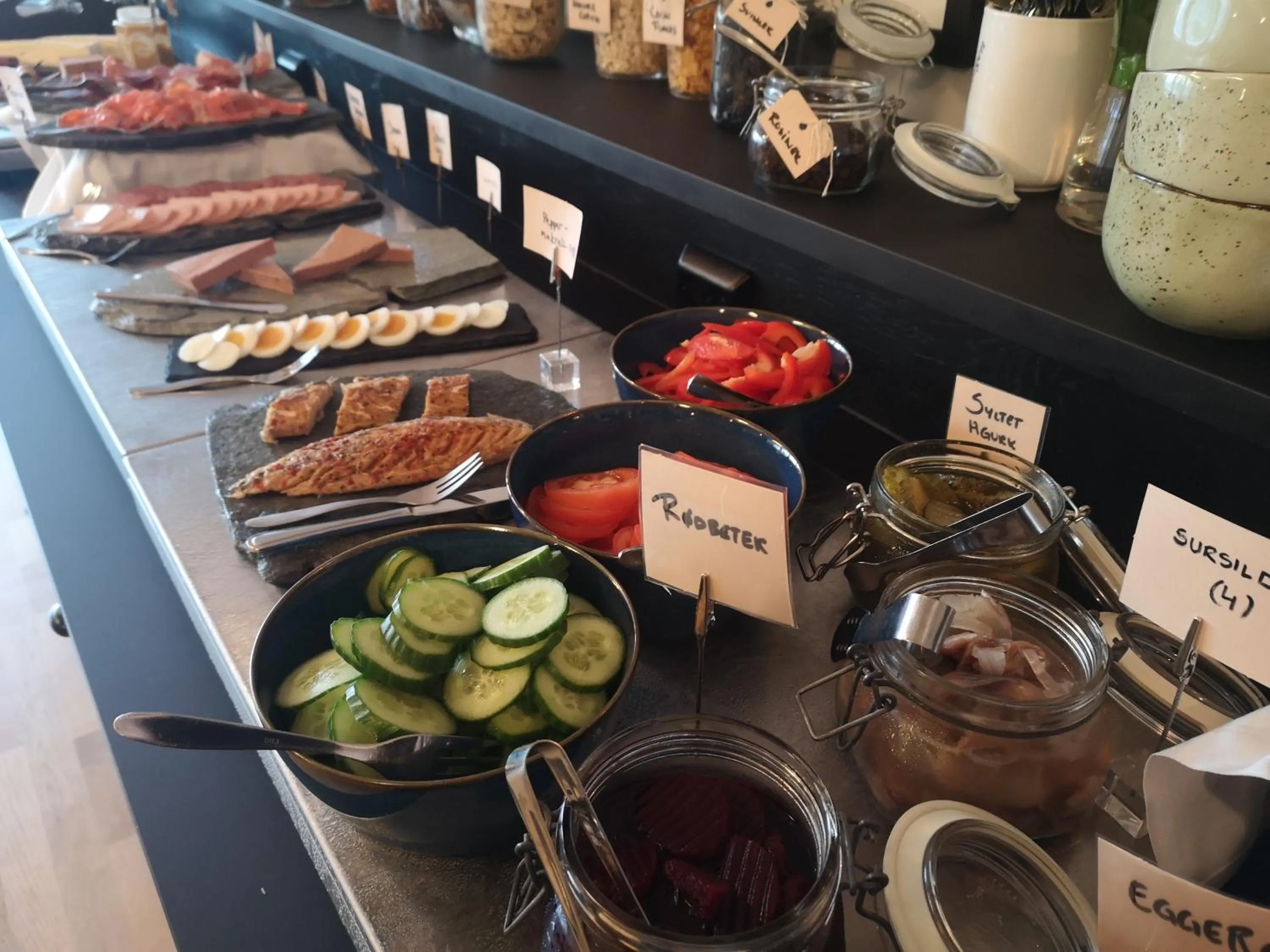 Buffet breakfast in Hotel Utsikten - by Classic Norway Hotels
