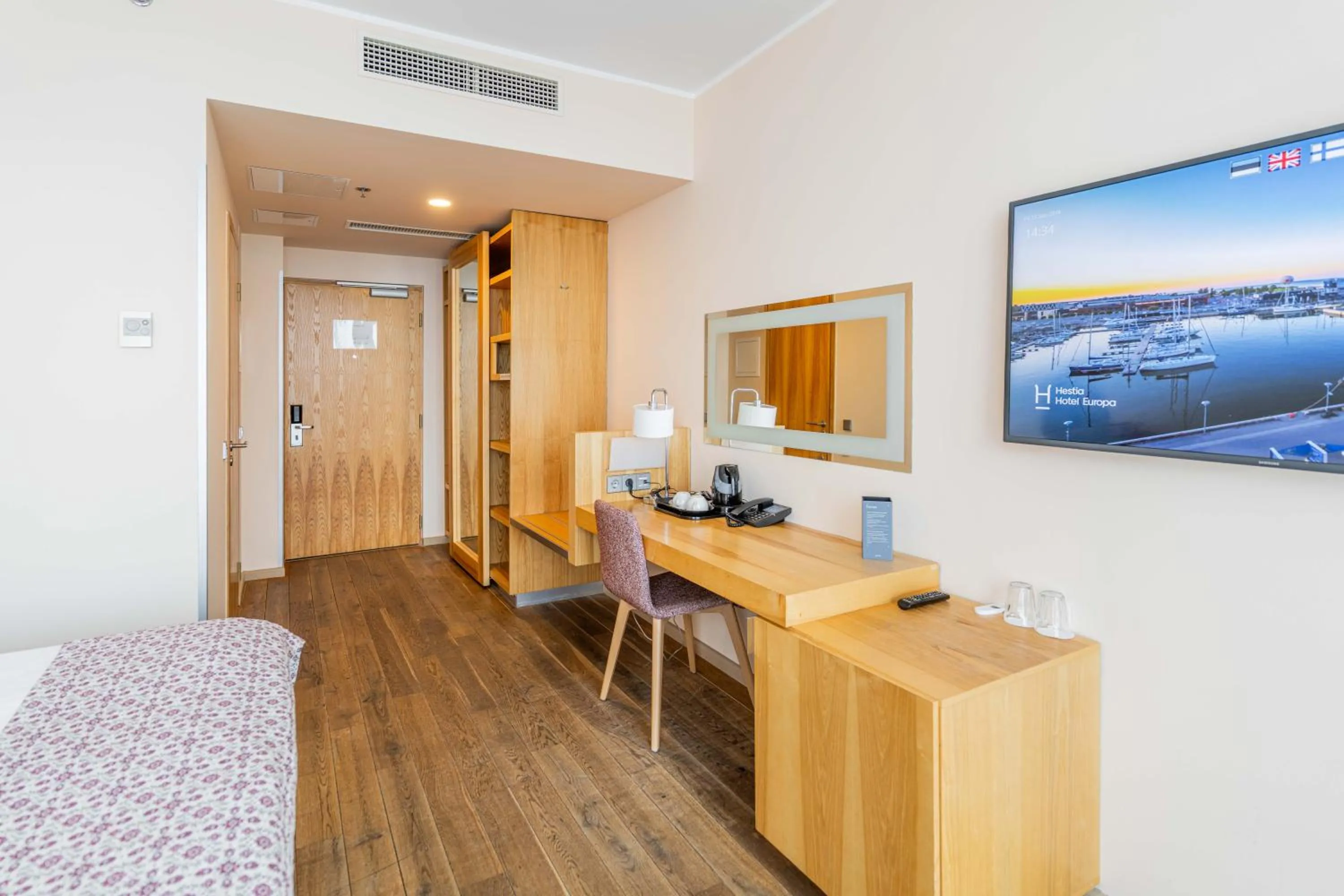 TV and multimedia, Bed in Hestia Hotel Europa