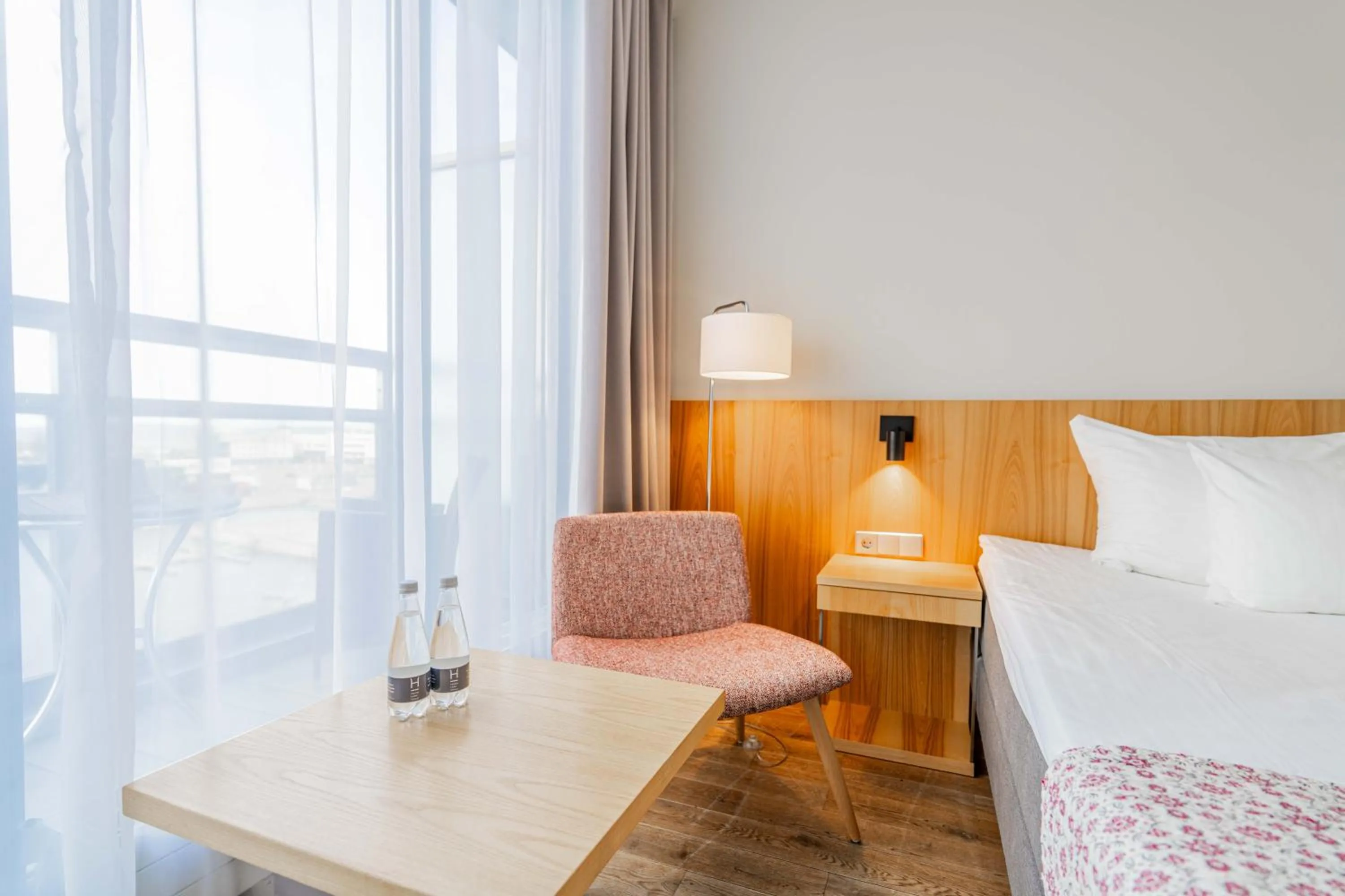 Seating area, Bed in Hestia Hotel Europa