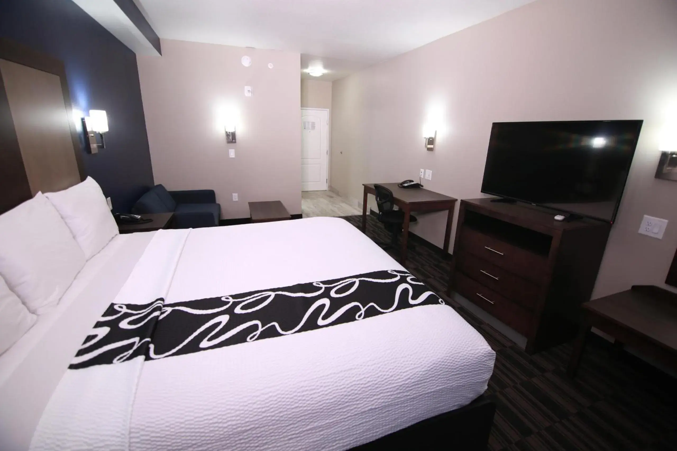 Bed in Home Inn and Suites Memphis Bed in Home Inn and Suites Memphis