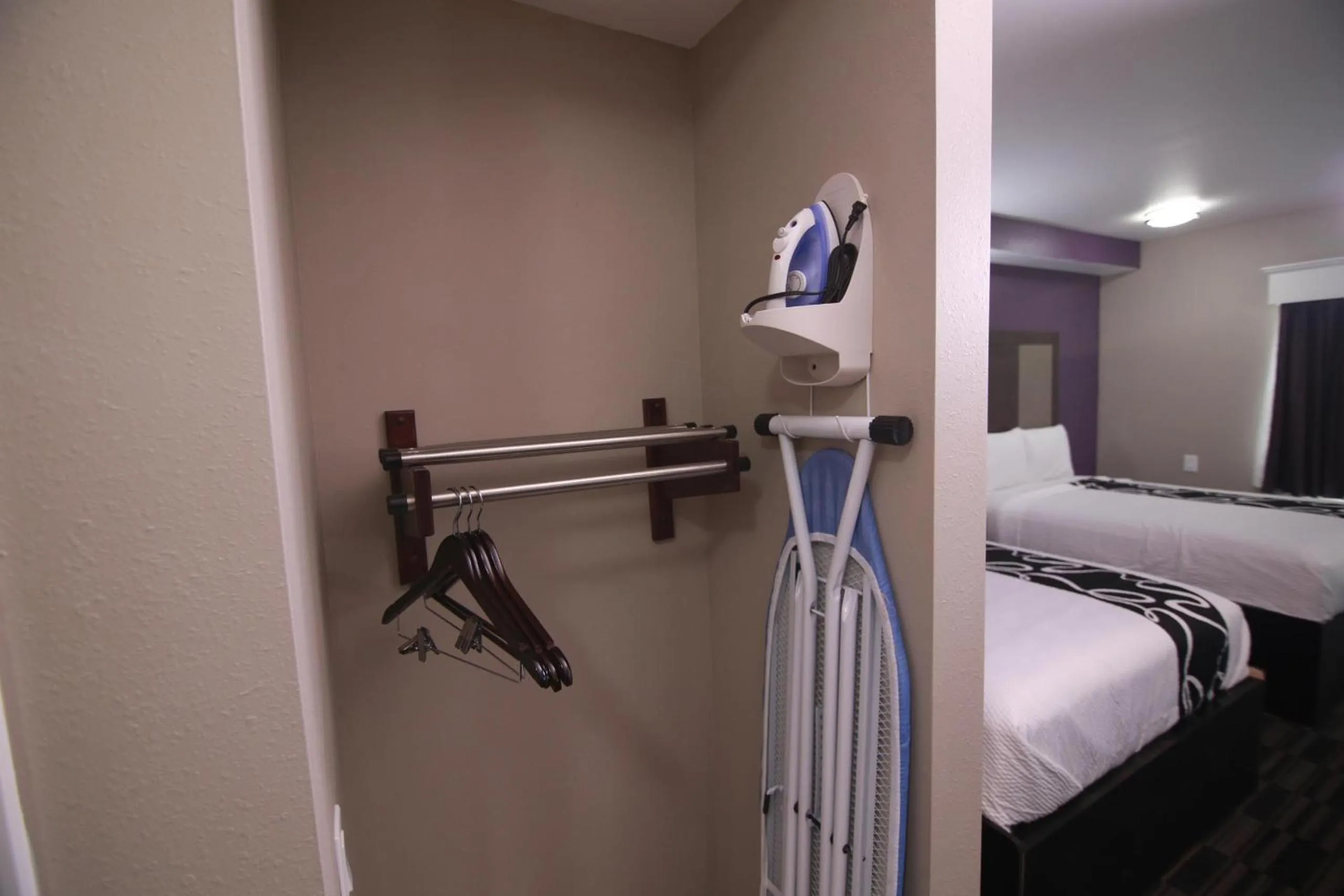 Bed in Home Inn and Suites Memphis