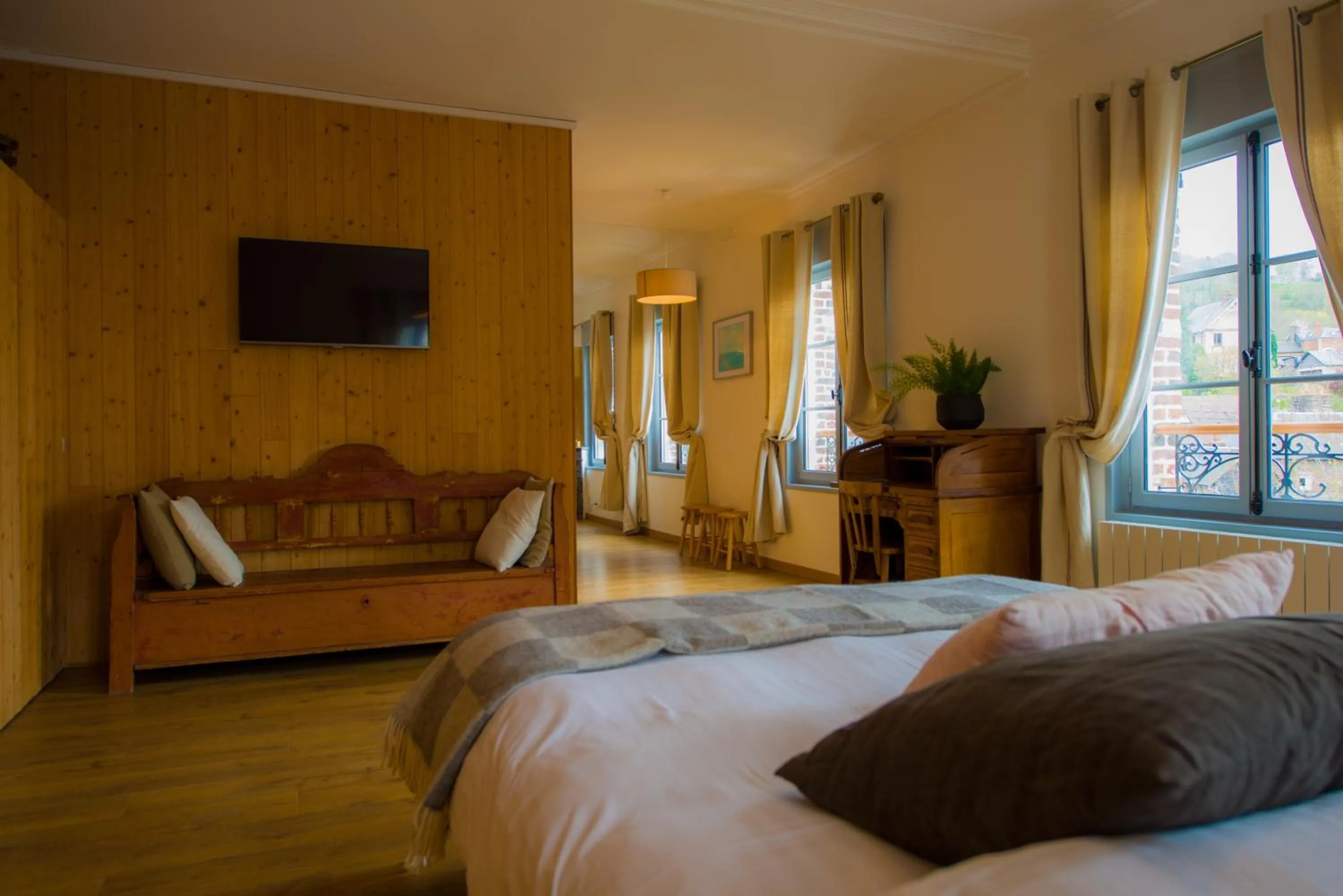 Property building, Bed in A L'ecole Buissonniere