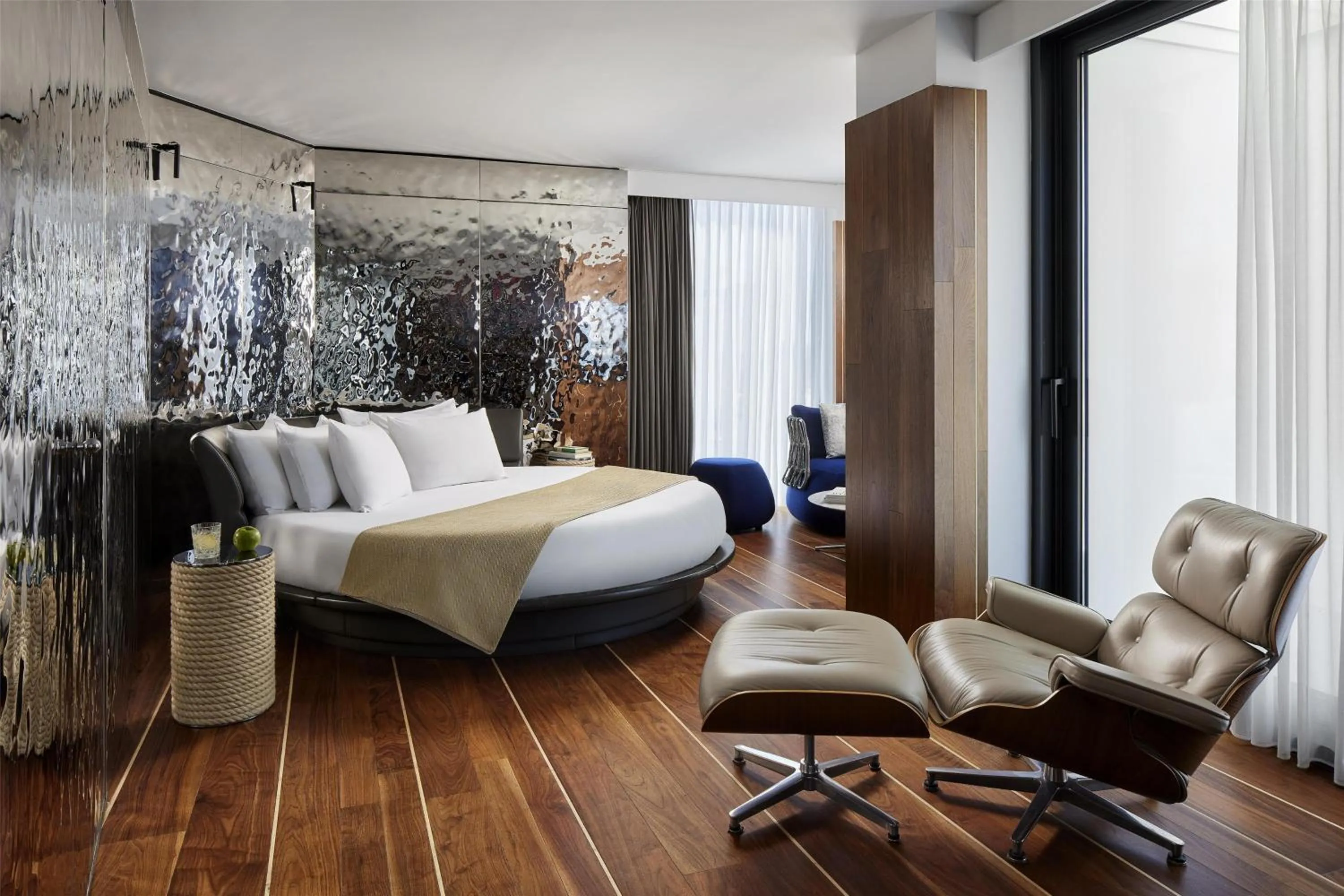 Photo of the whole room, Bed in NH Collection Ibiza