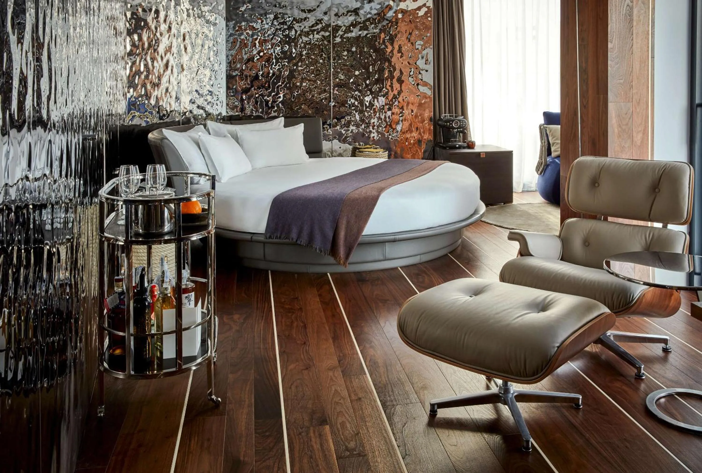 Photo of the whole room in Sir Joan Hotel, part of Sircle Collection