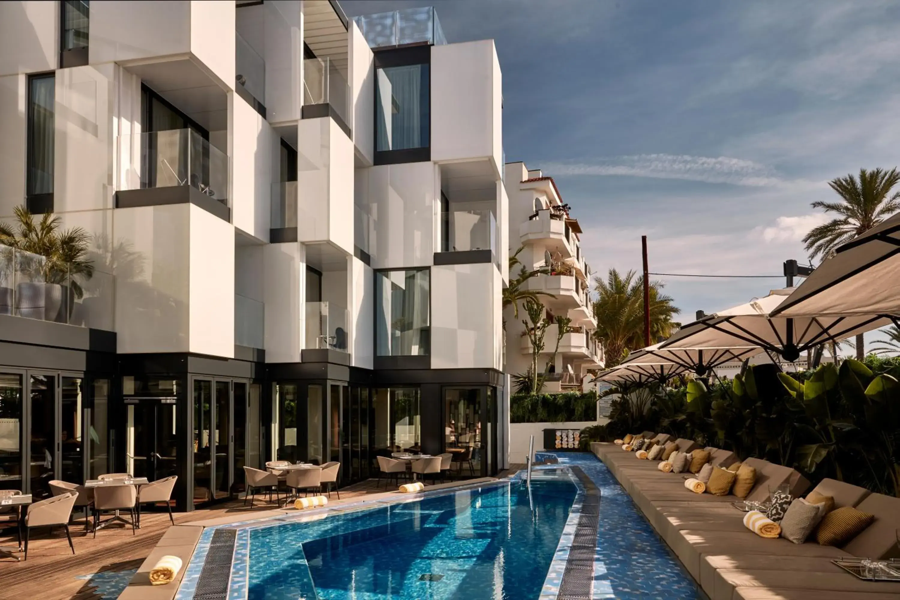 Swimming pool in Sir Joan Hotel, part of Sircle Collection Swimming pool in Sir Joan Hotel, part of Sircle Collection
