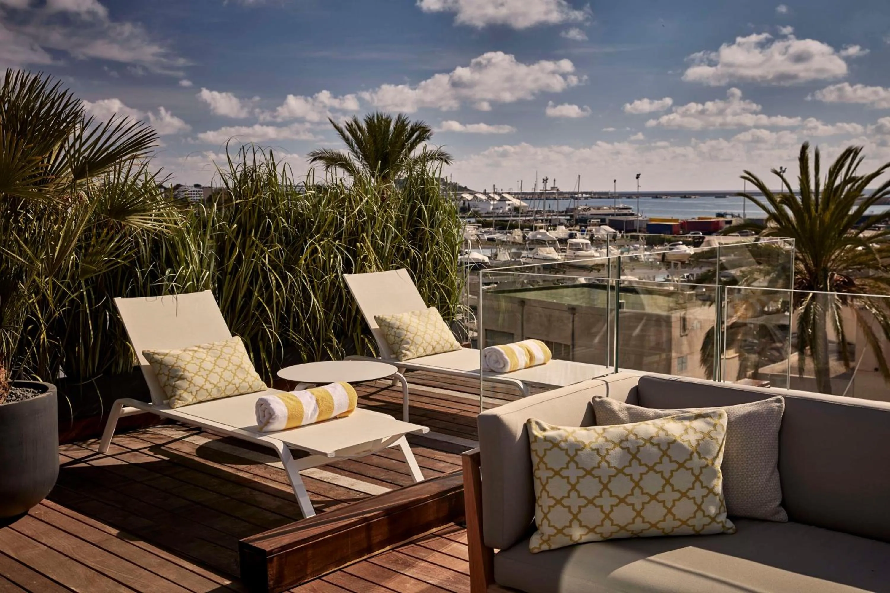 Photo of the whole room in Sir Joan Hotel, part of Sircle Collection