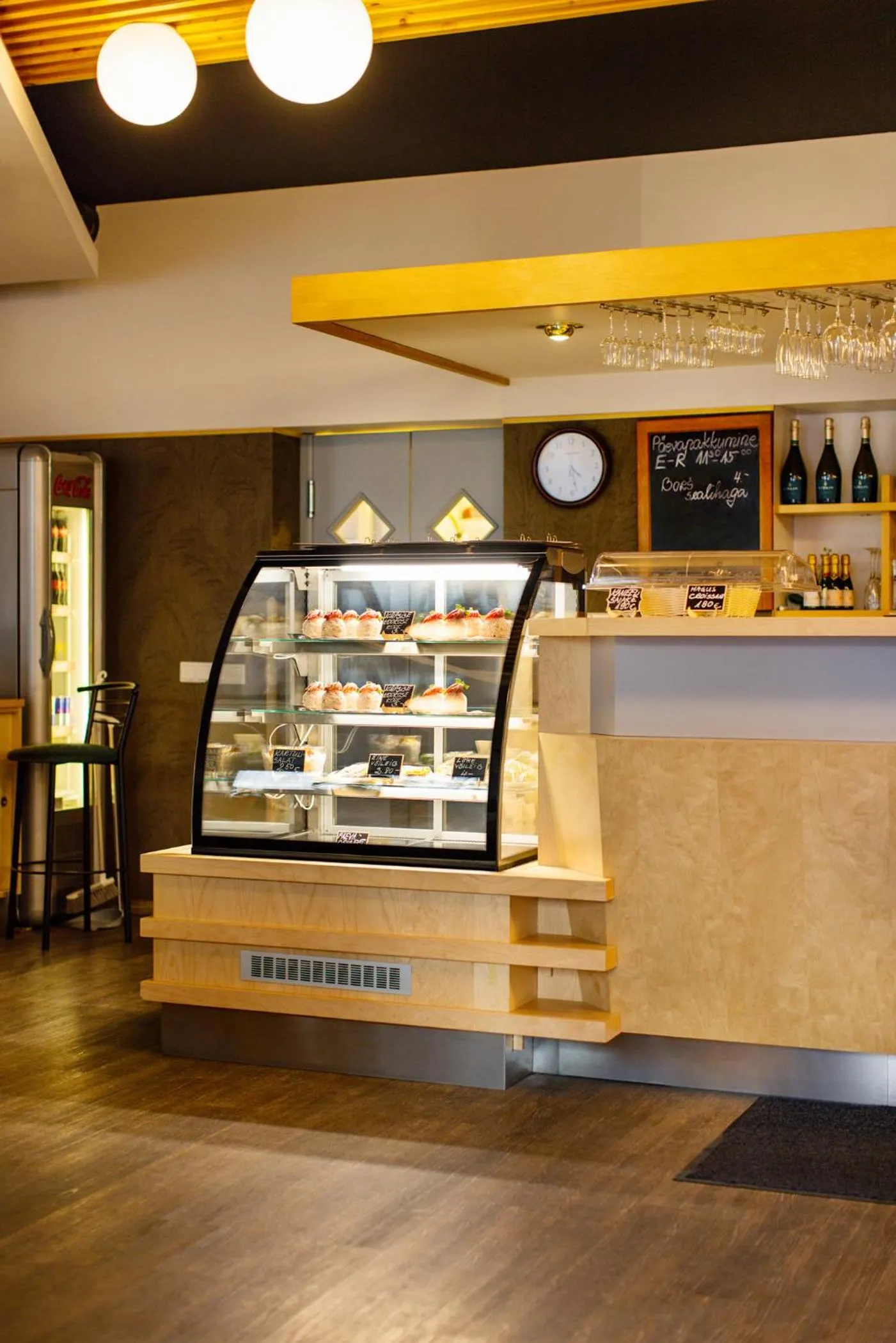 Restaurant/places to eat in Hotel Tartu