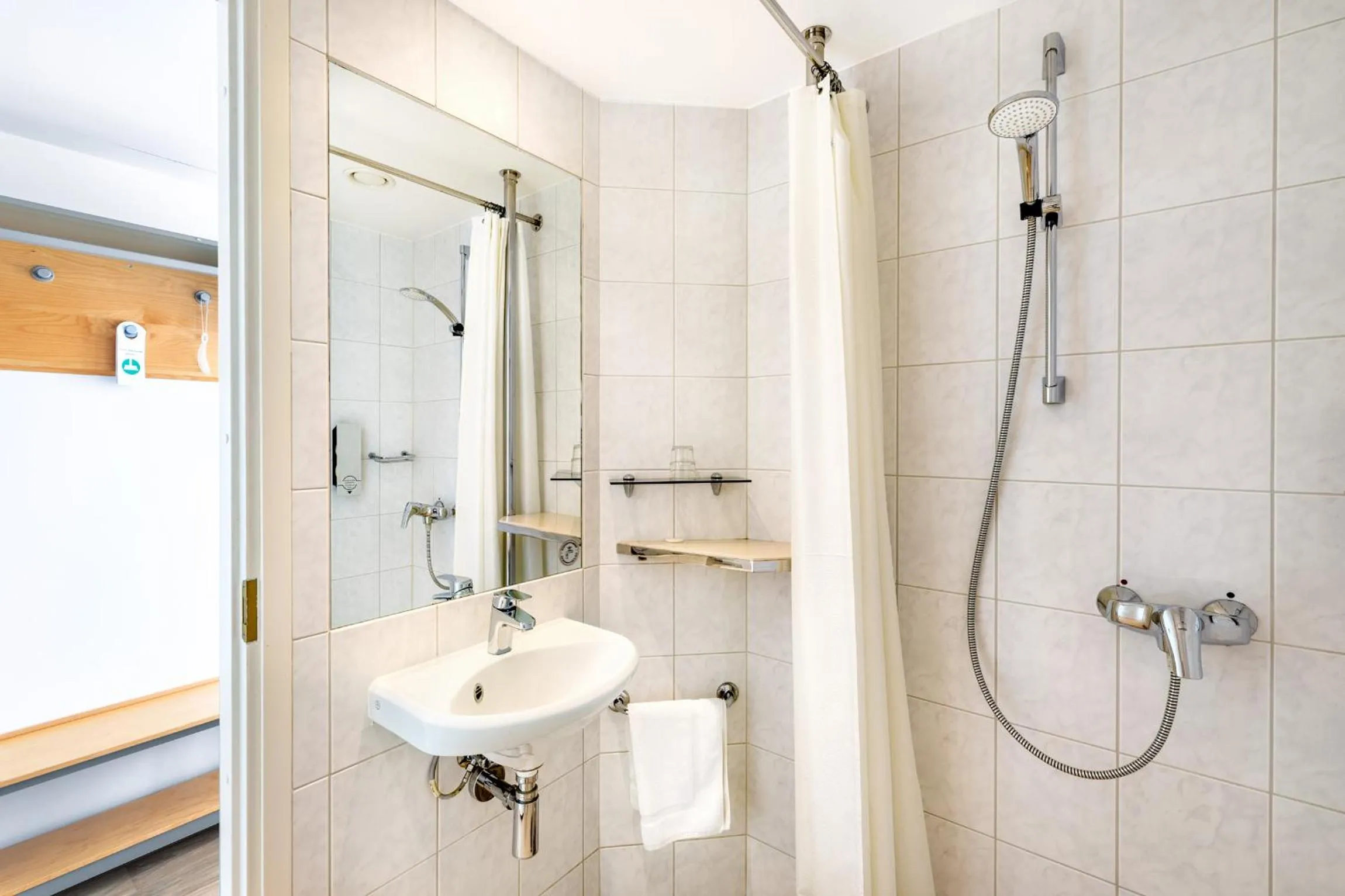 Shower in Hotel Tartu