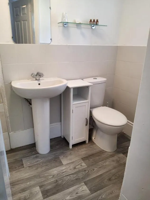 Bathroom in Woodlands Lodge Hotel