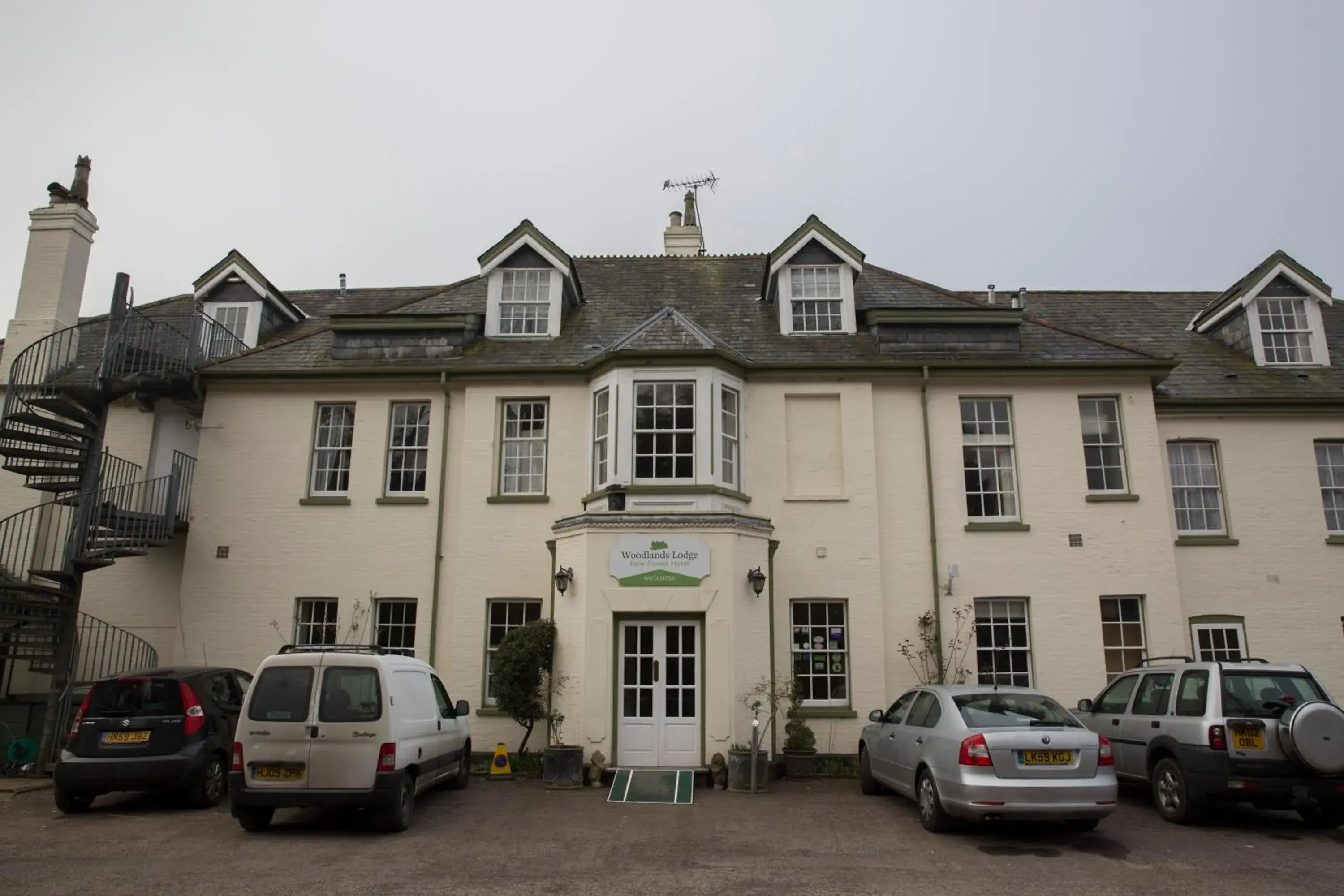 Facade/entrance in Woodlands Lodge Hotel Facade/entrance in Woodlands Lodge Hotel