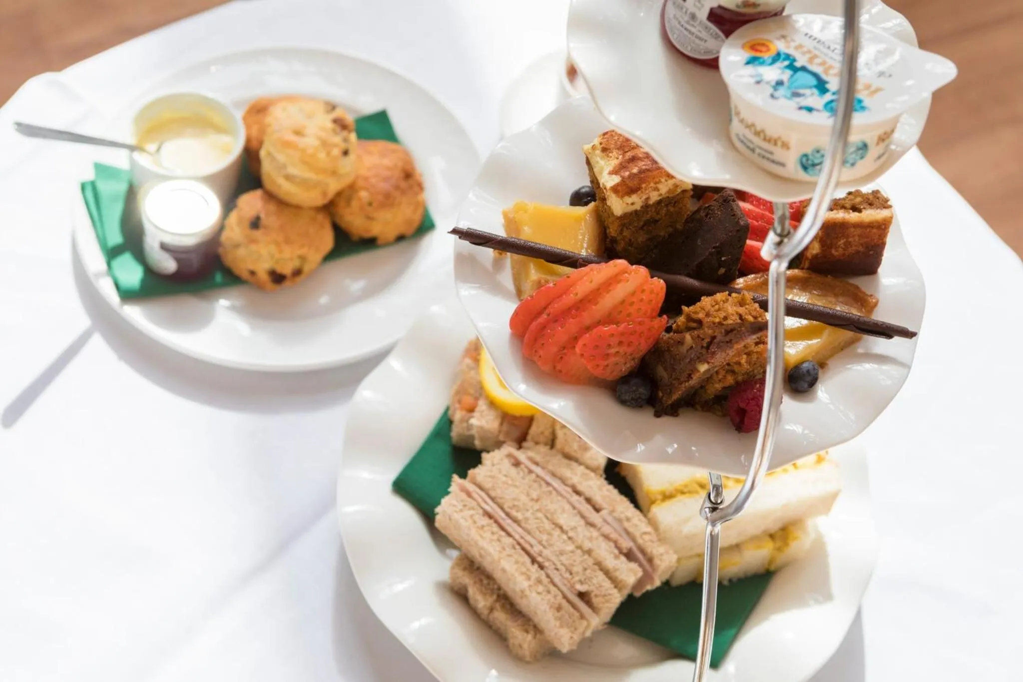 Food and drinks in Woodlands Lodge Hotel