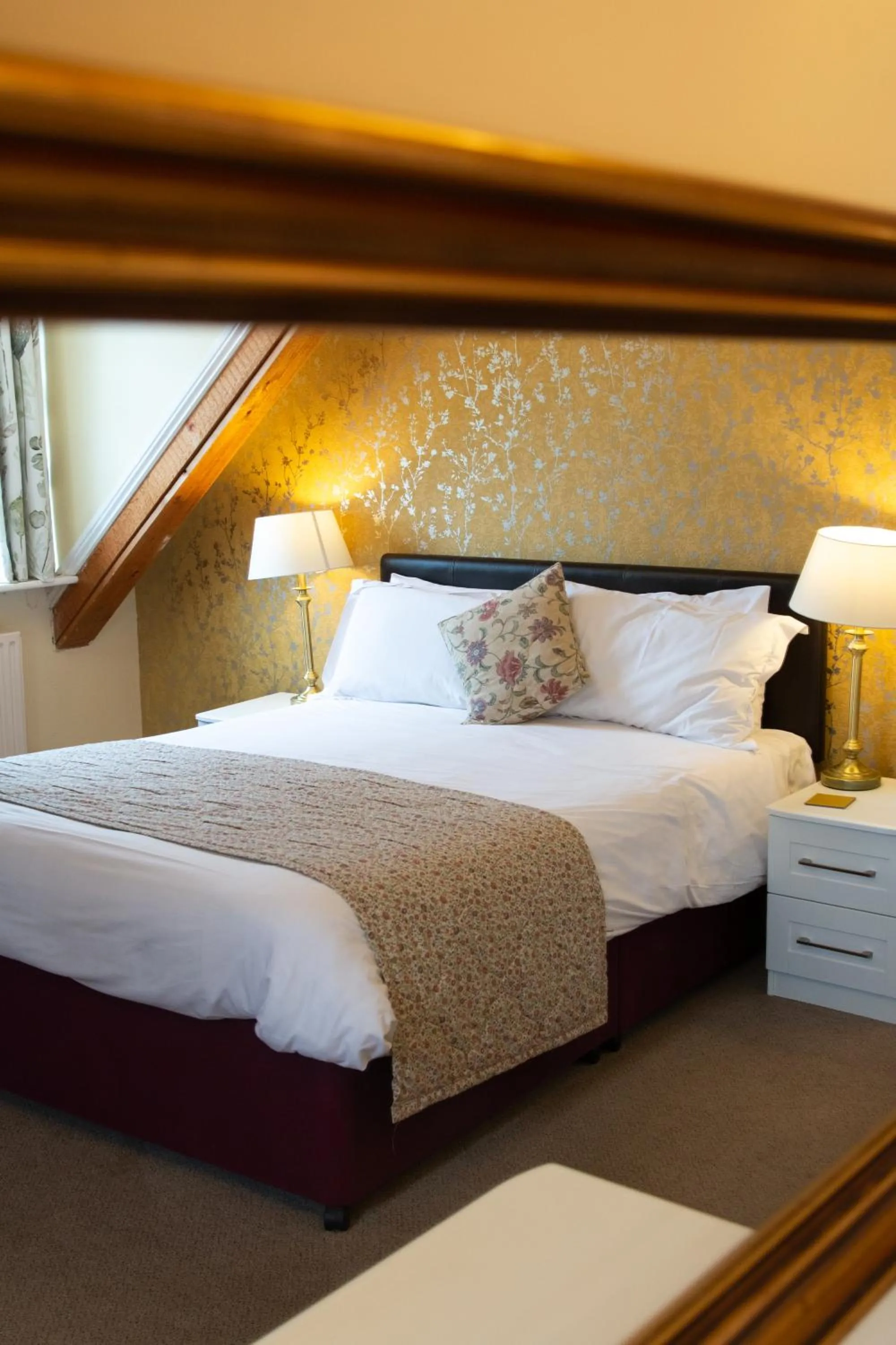 Bed in Woodlands Lodge Hotel