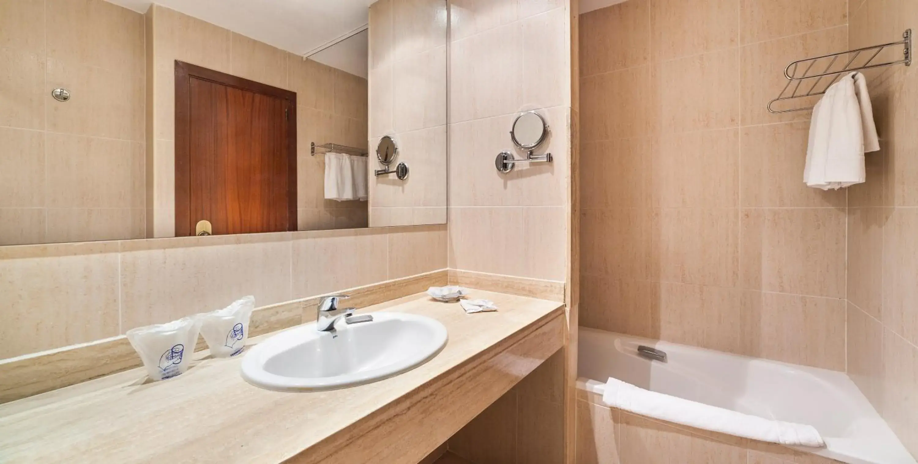 Bathroom in Garbi Cala Millor Bathroom in Garbi Cala Millor