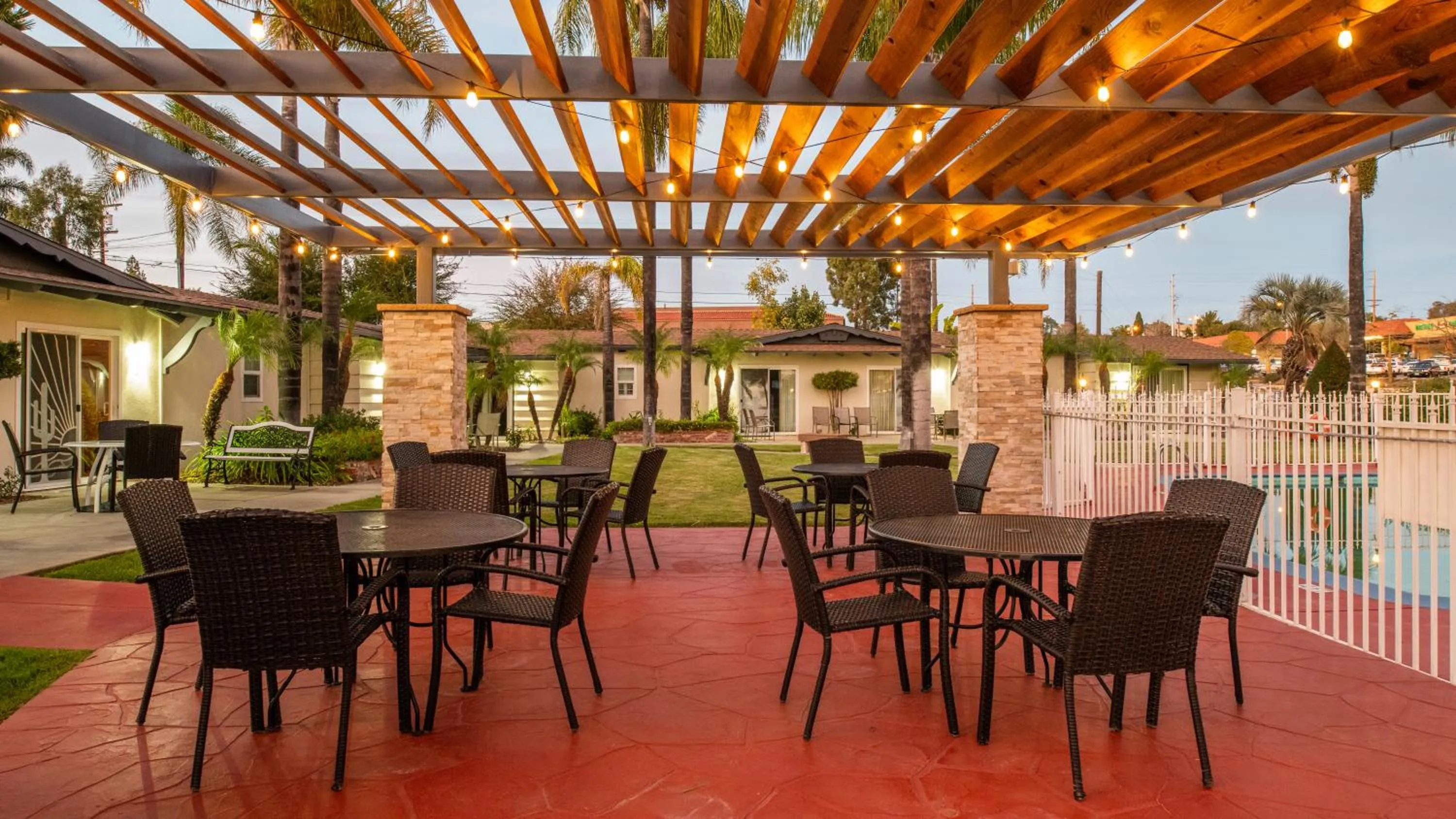 Patio in Fallbrook Country Inn