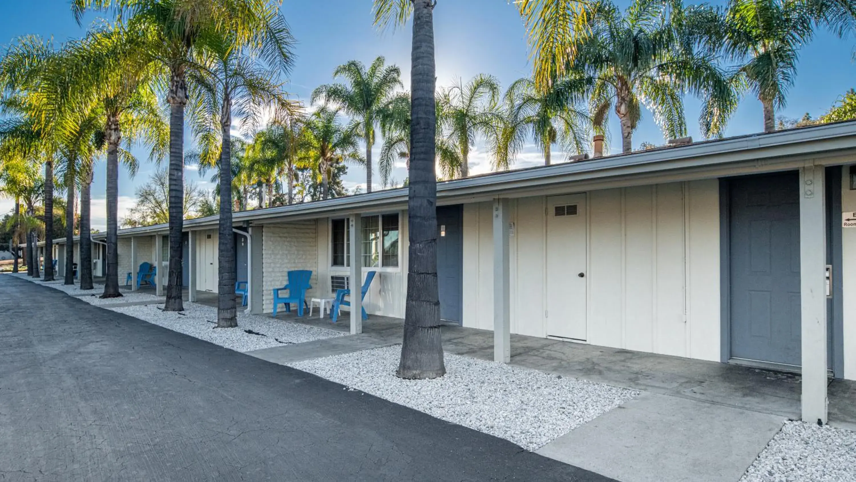 Property building in Fallbrook Country Inn Property building in Fallbrook Country Inn