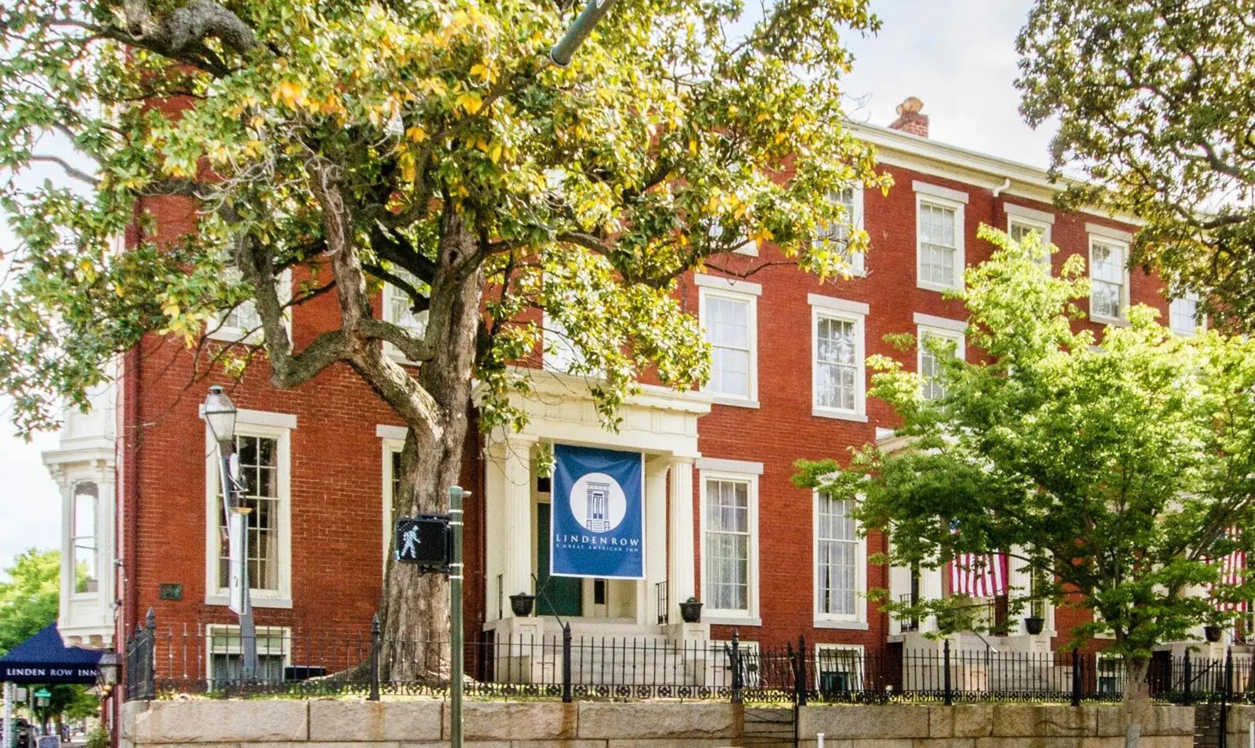 Property building in Linden Row Inn Property building in Linden Row Inn