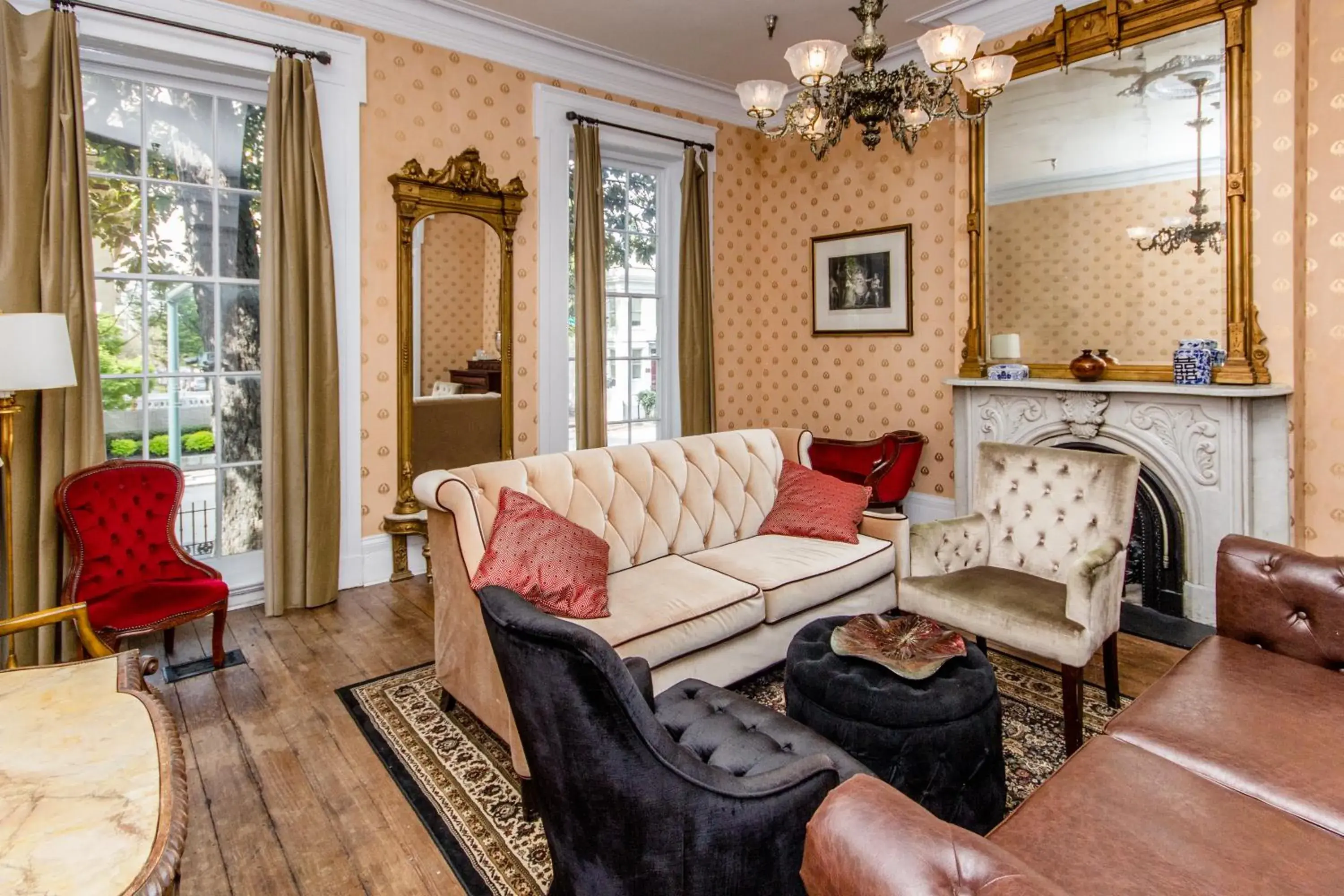 Living room in Linden Row Inn Living room in Linden Row Inn