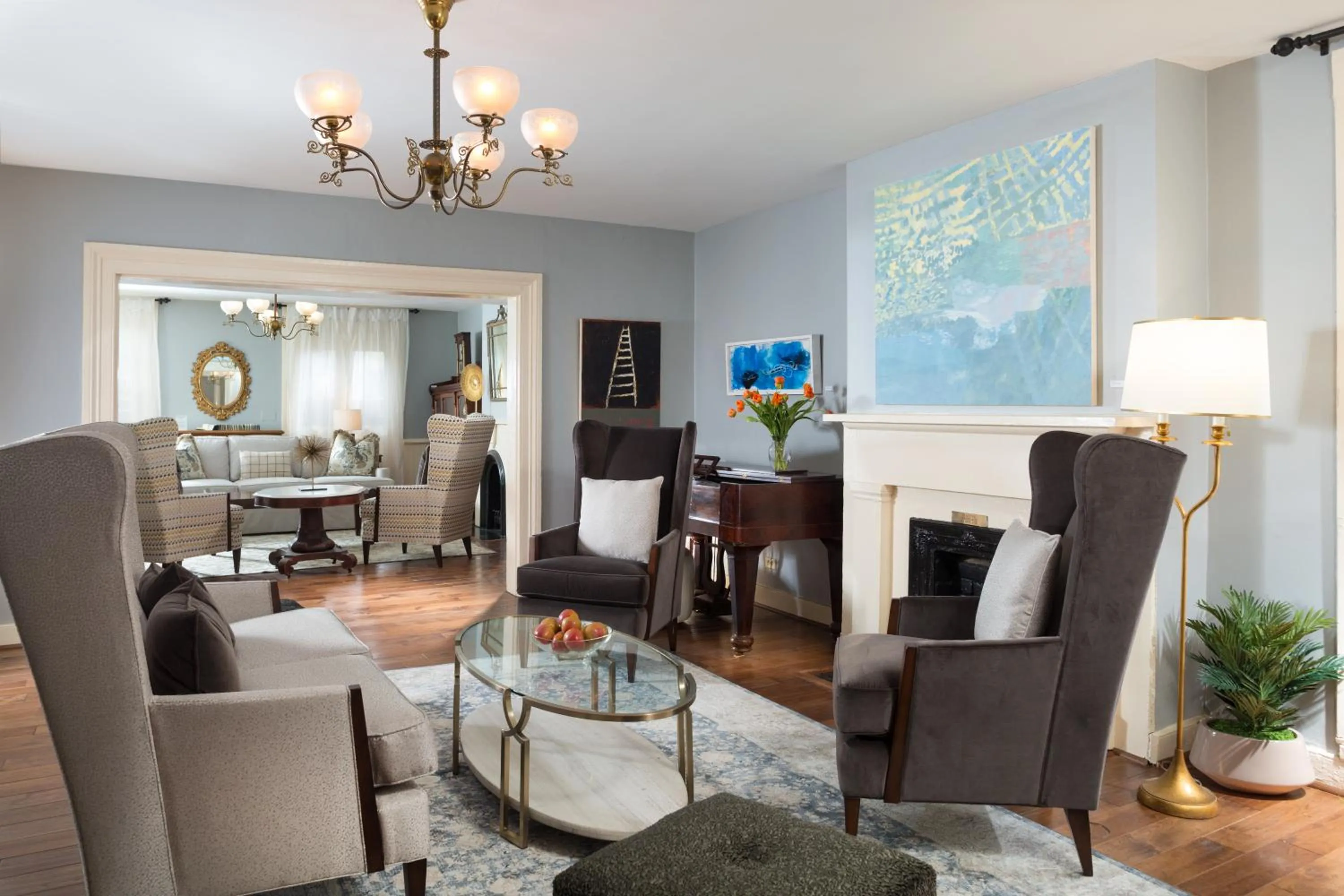 Library in Linden Row Inn