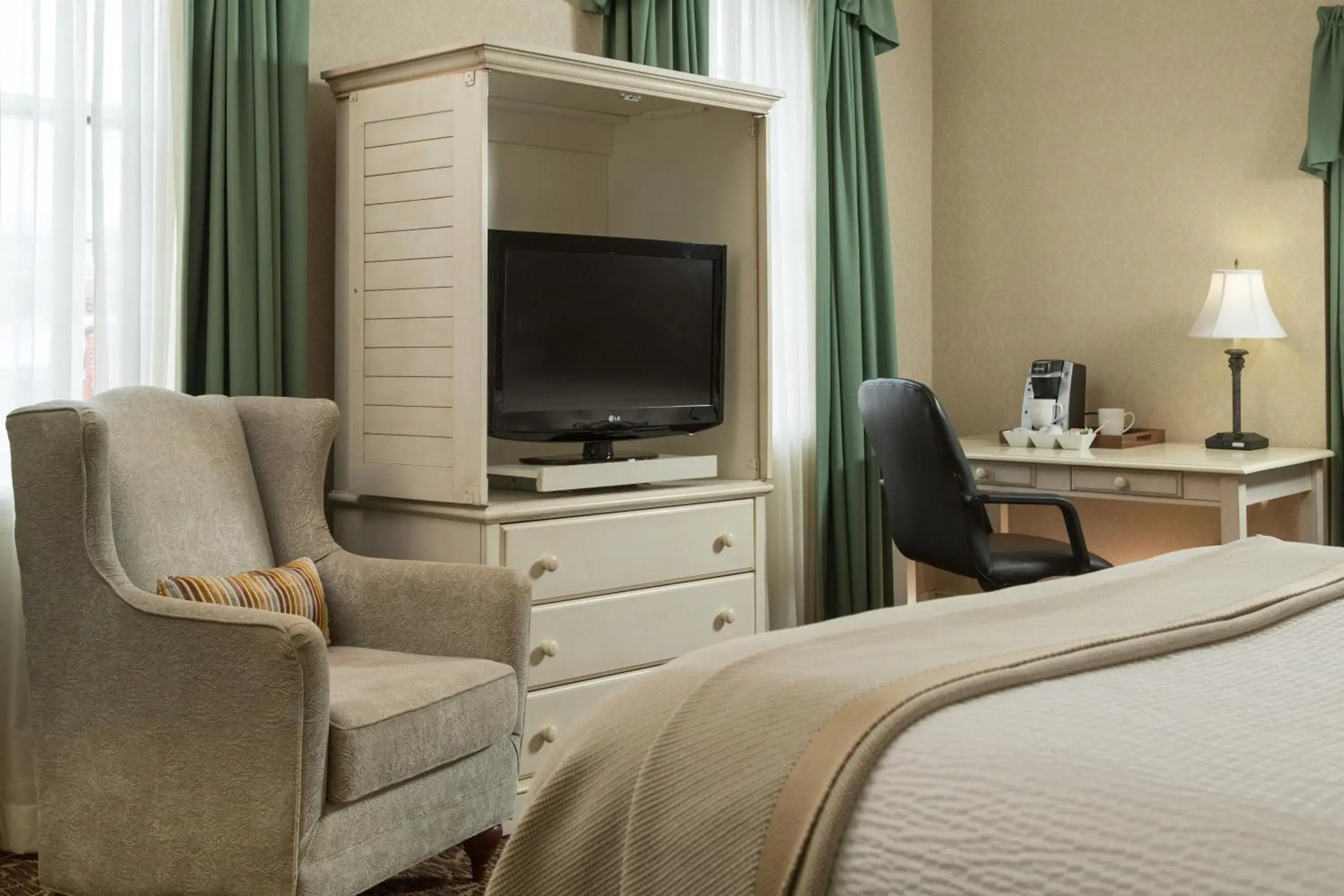 TV and multimedia, Bed in Linden Row Inn TV and multimedia, Bed in Linden Row Inn