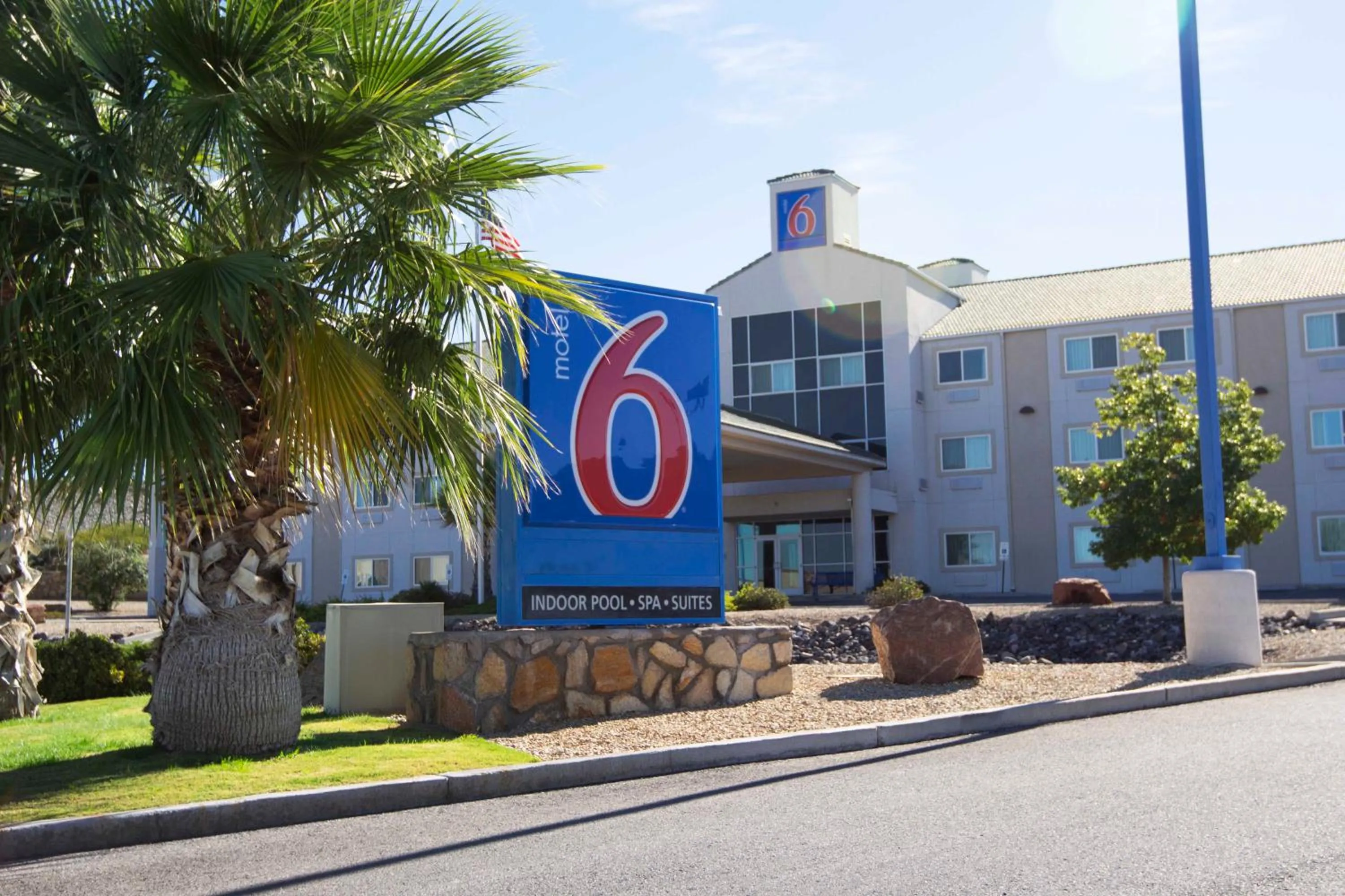 Property building in Motel 6-Las Cruces, NM - Telshor