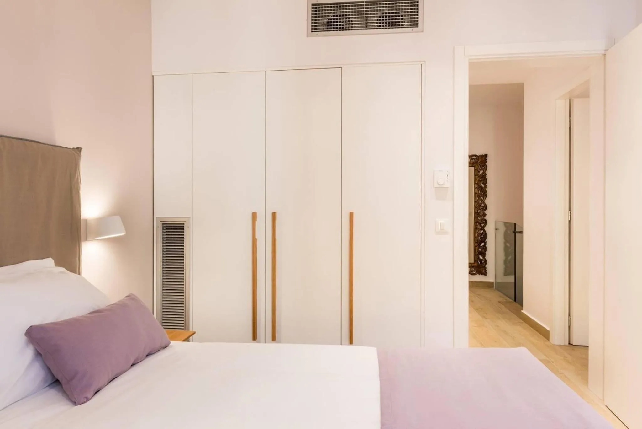 Bedroom, Bed in Avra Apartments Venetian Harbour
