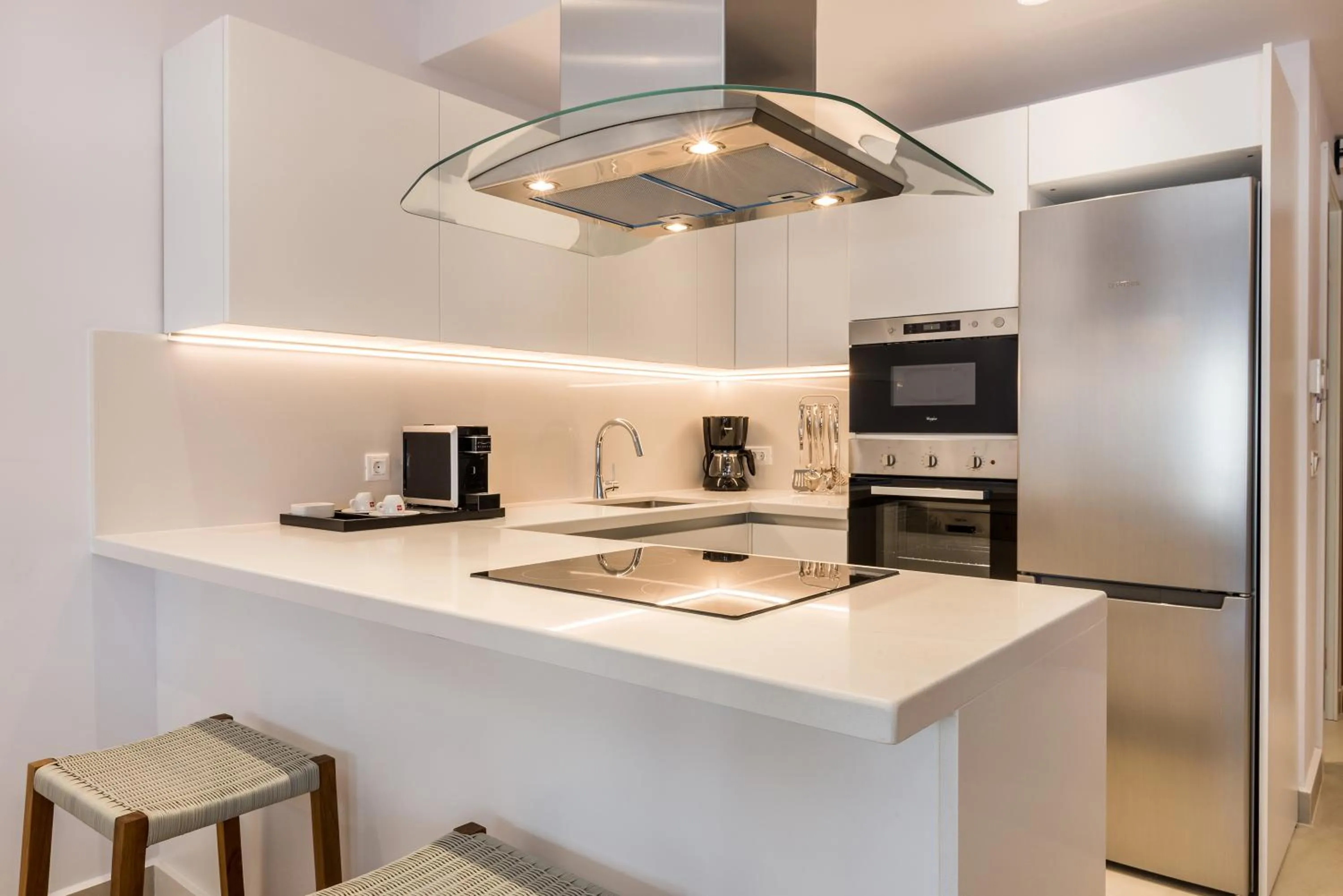 Kitchen or kitchenette in Avra Apartments Venetian Harbour