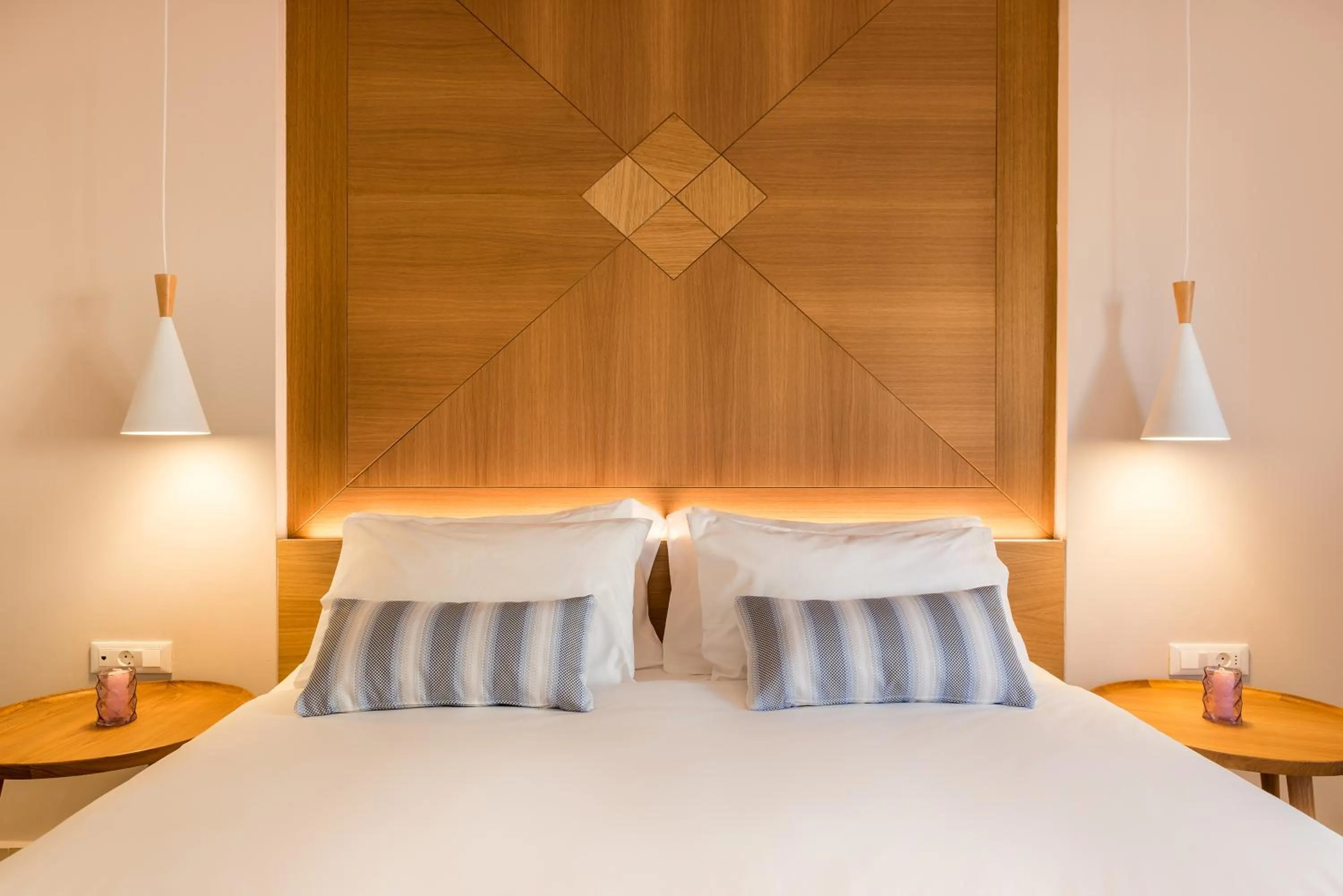 Bedroom, Bed in Avra Apartments Venetian Harbour