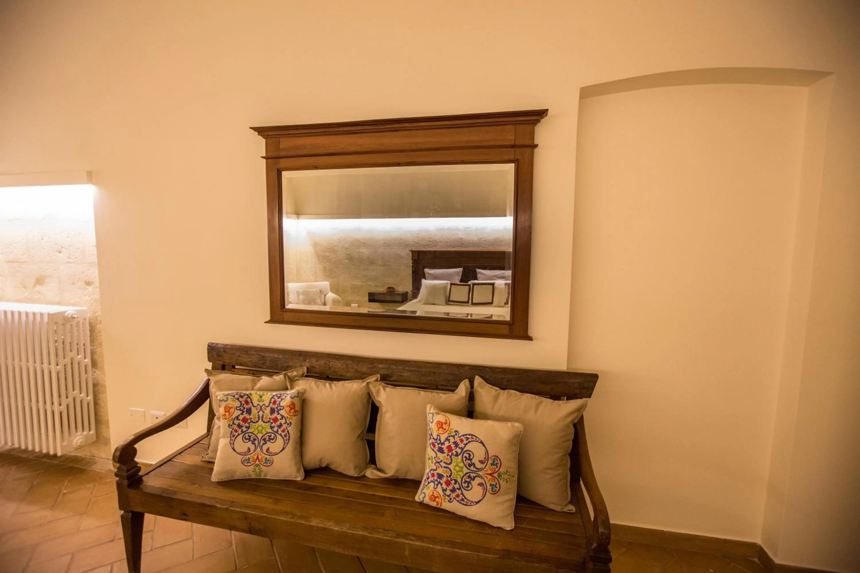 Decorative detail in Giardini 82 B&B