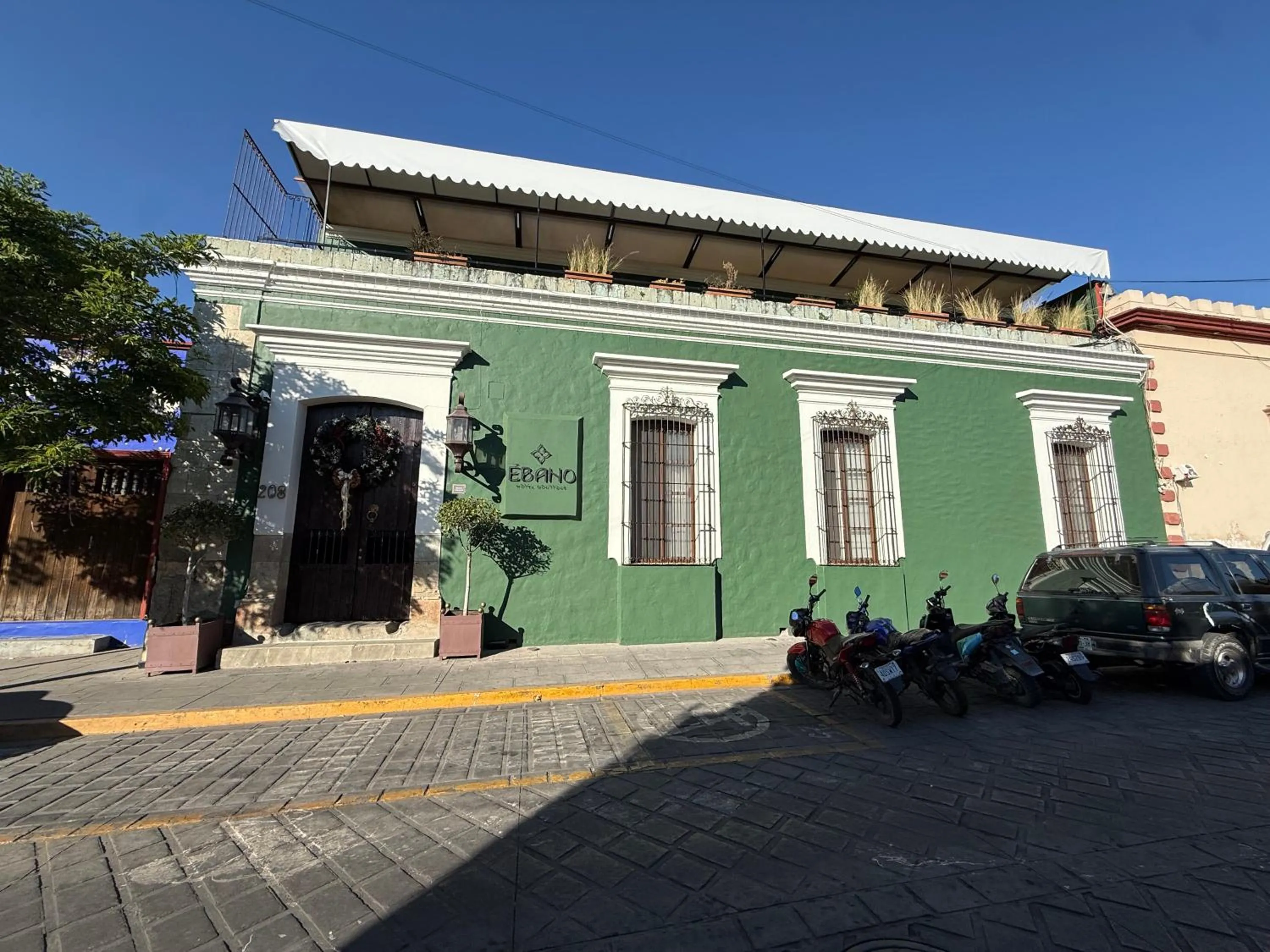 Off site in Ébano by PB