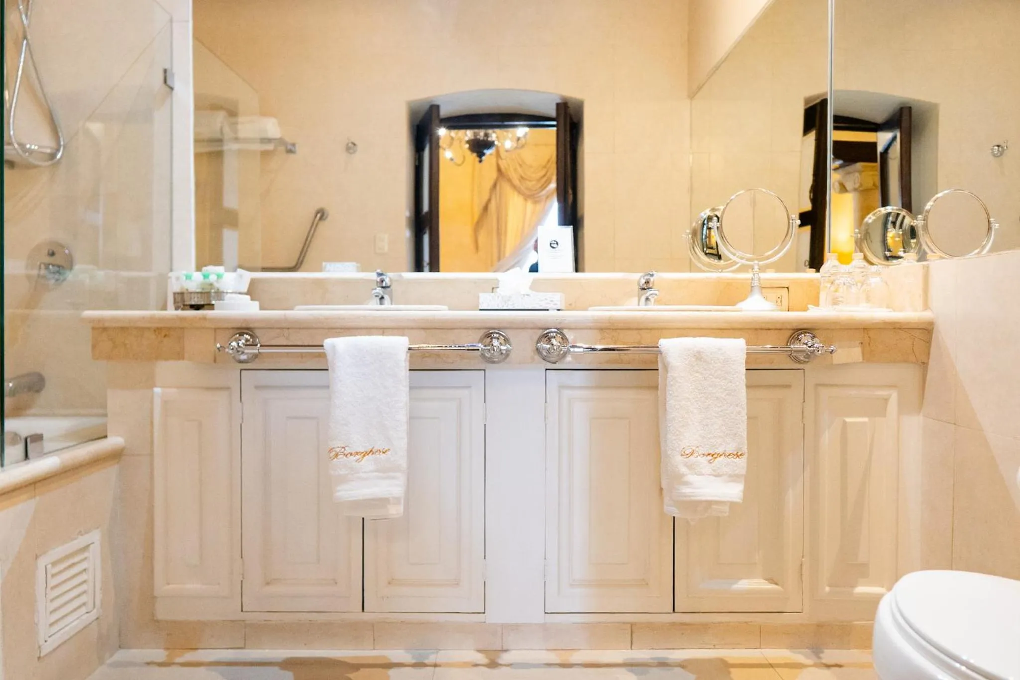 Bathroom in Ébano by PB