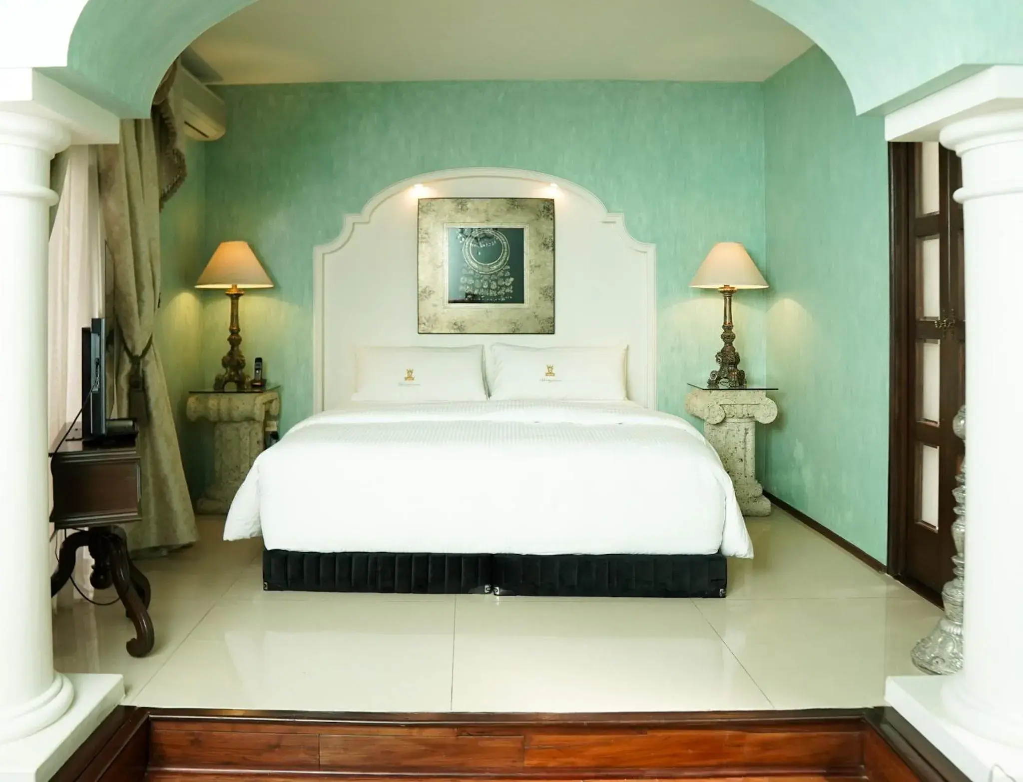 Bed in Ébano by PB Bed in Ébano by PB