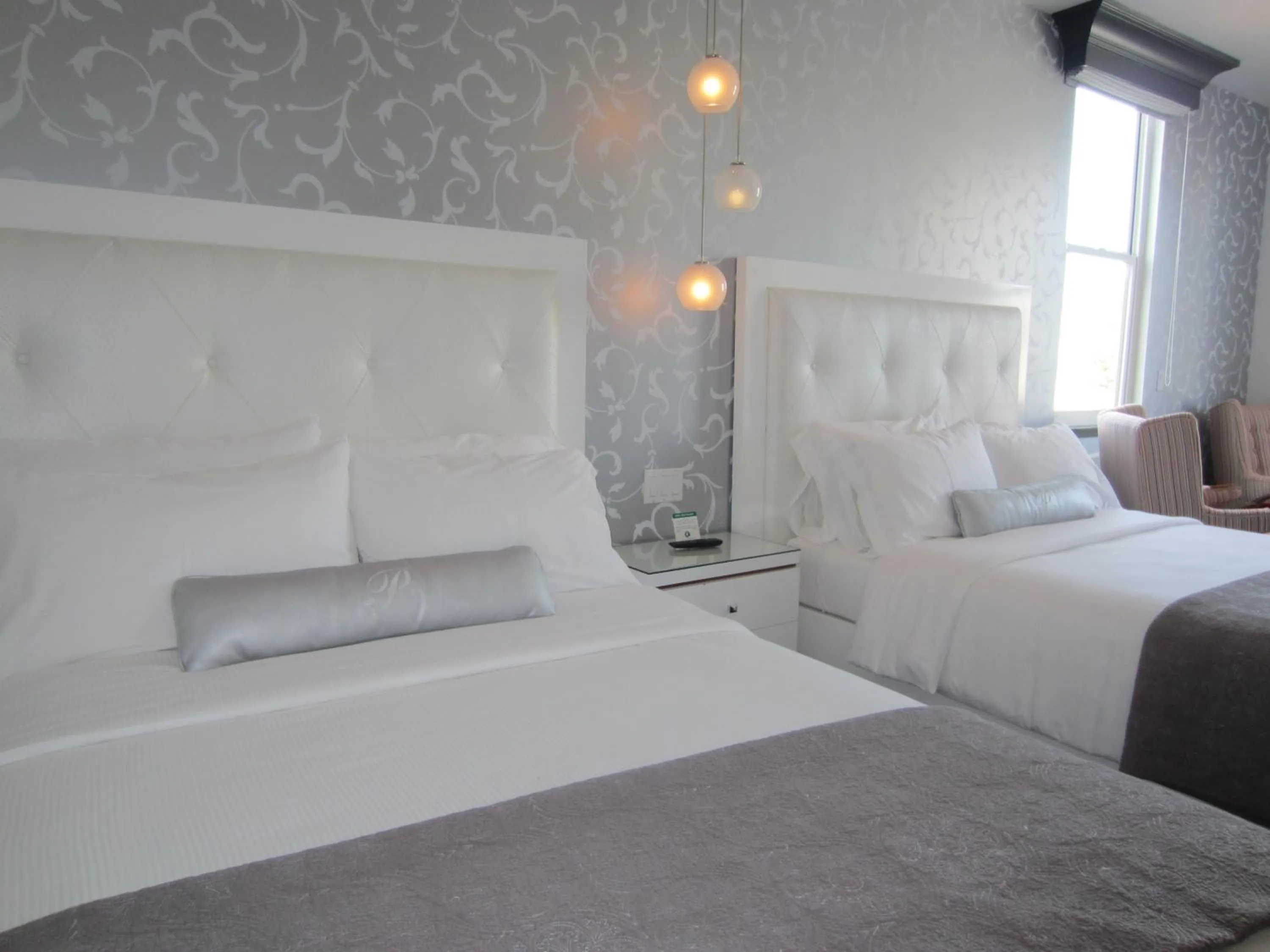 Bed in La Pensione Hotel