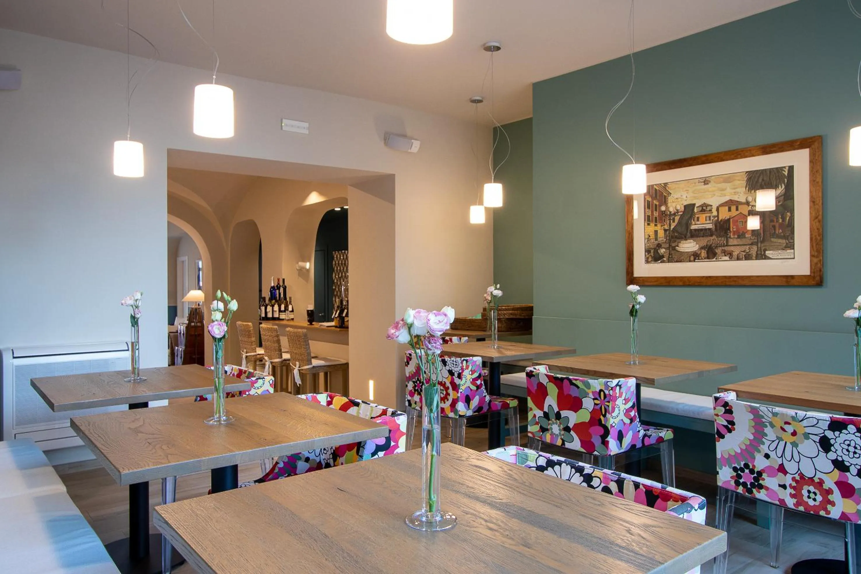 Restaurant/places to eat in Blu Hotel