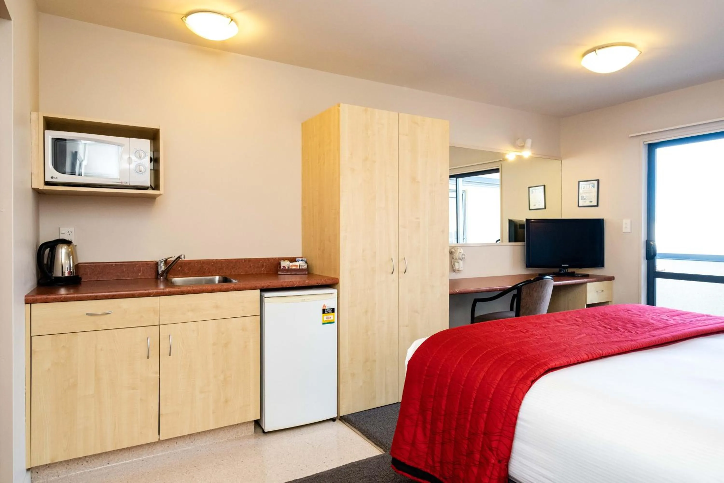 Photo of the whole room, Bed in Bella Vista Motel Napier