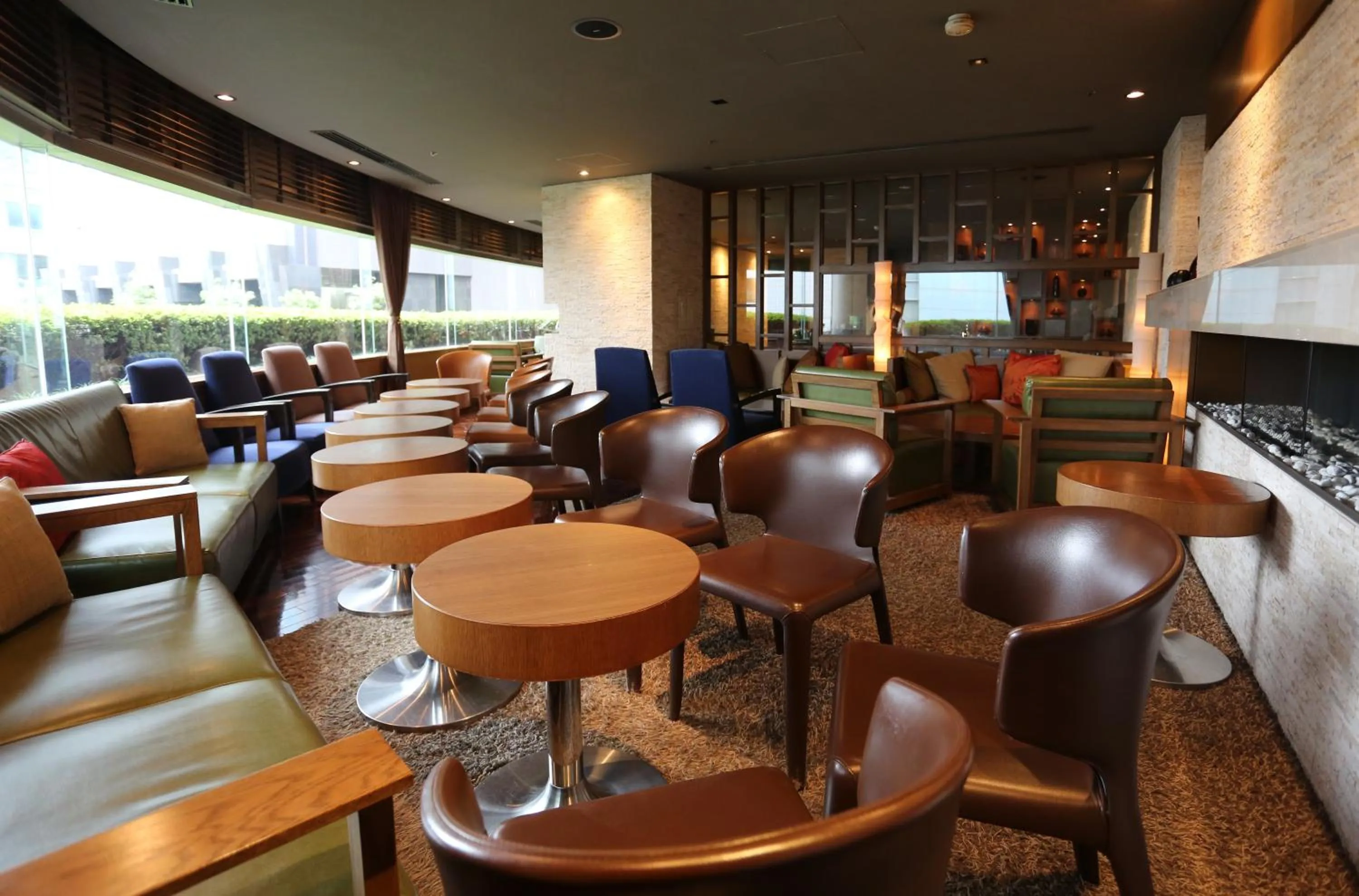 Lounge or bar in Hotel Sunroute Plaza Shinjuku