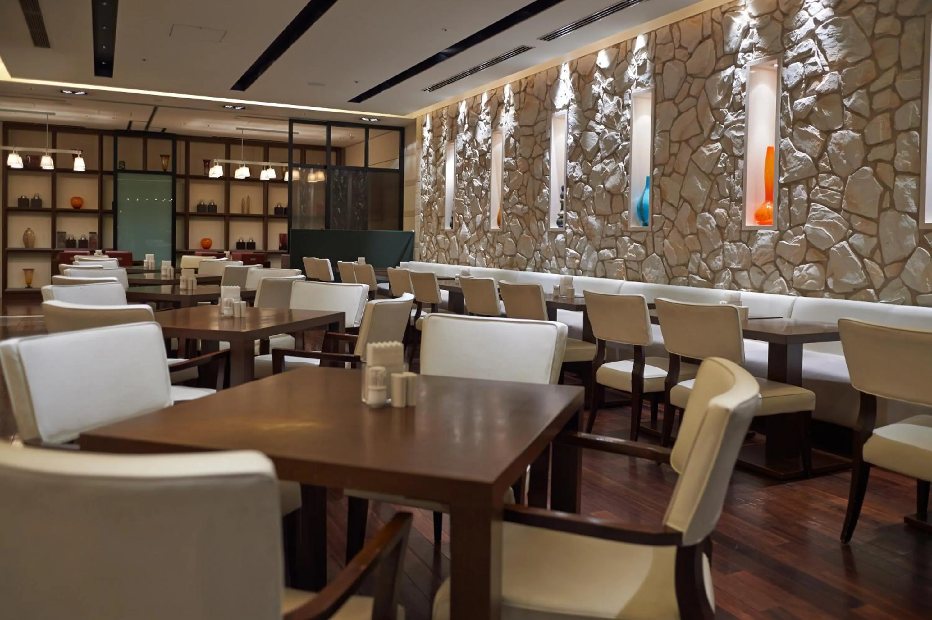 Restaurant/places to eat in Hotel Sunroute Plaza Shinjuku