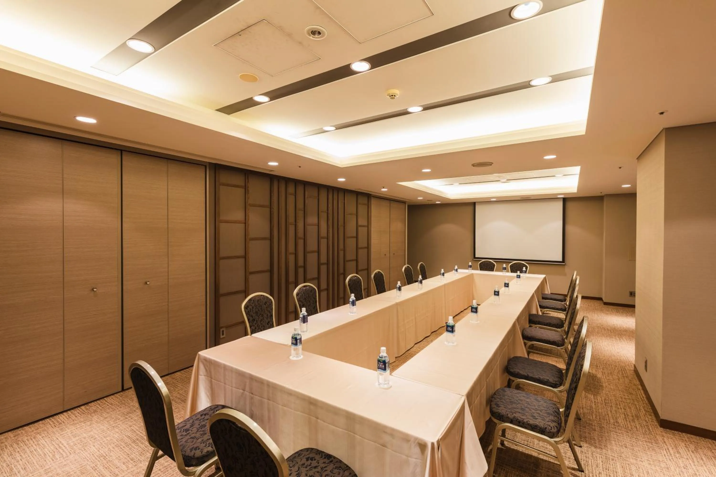 Meeting/conference room in Hotel Sunroute Plaza Shinjuku