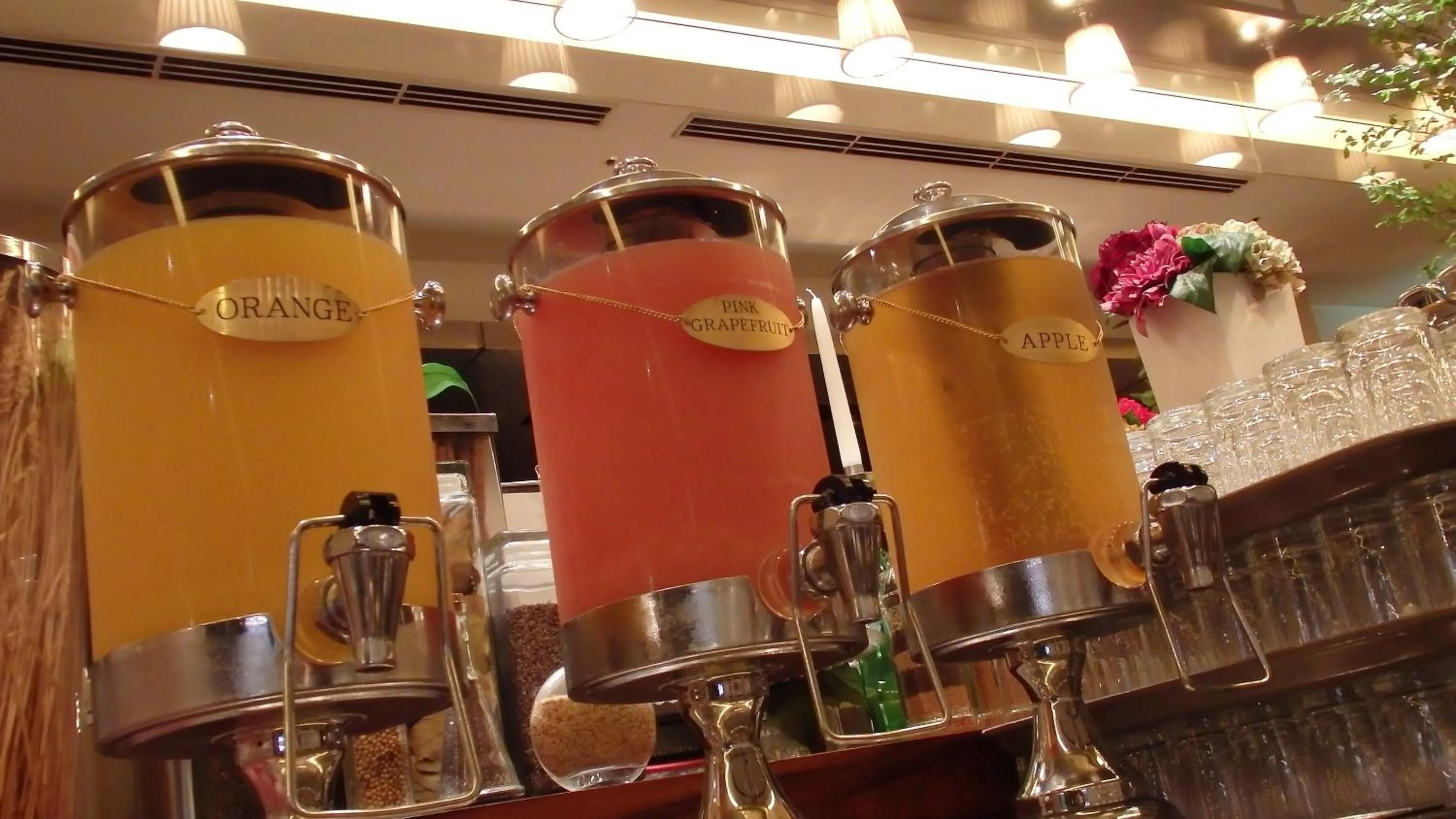 Buffet breakfast in Hotel Sunroute Plaza Shinjuku